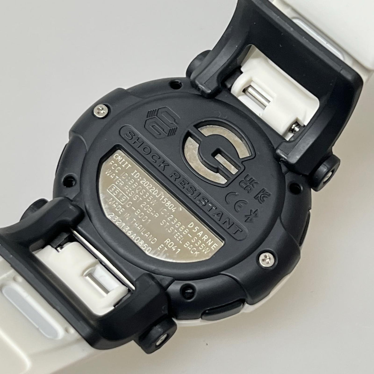 腕時計 CASIO G-SHOCK G-B001 ホワイト