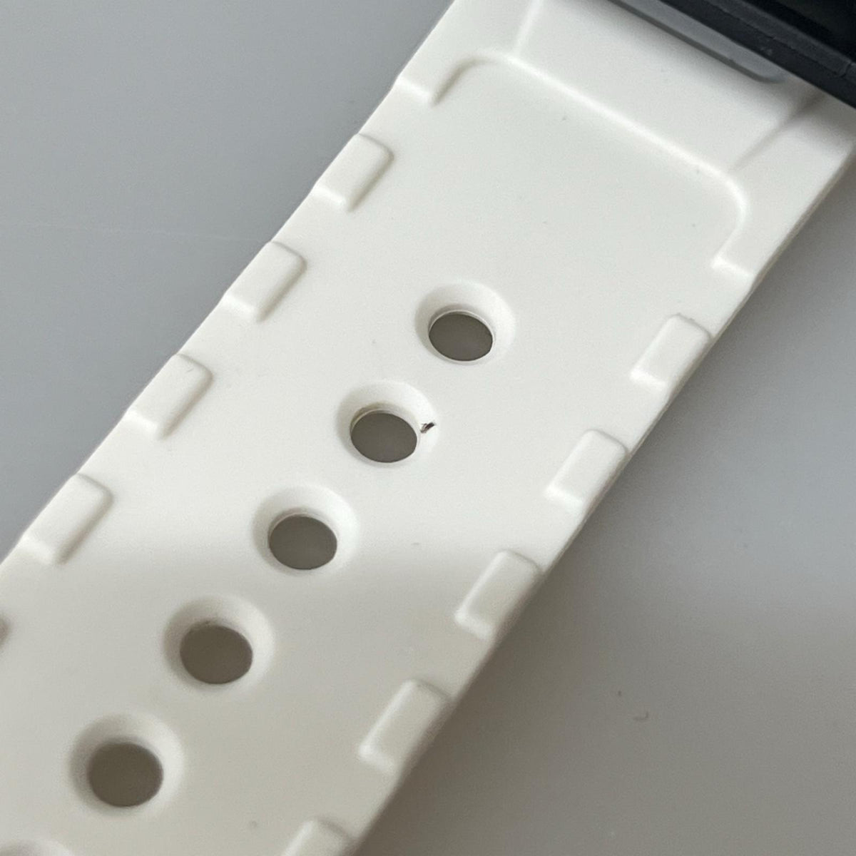 腕時計 CASIO G-SHOCK G-B001 ホワイト