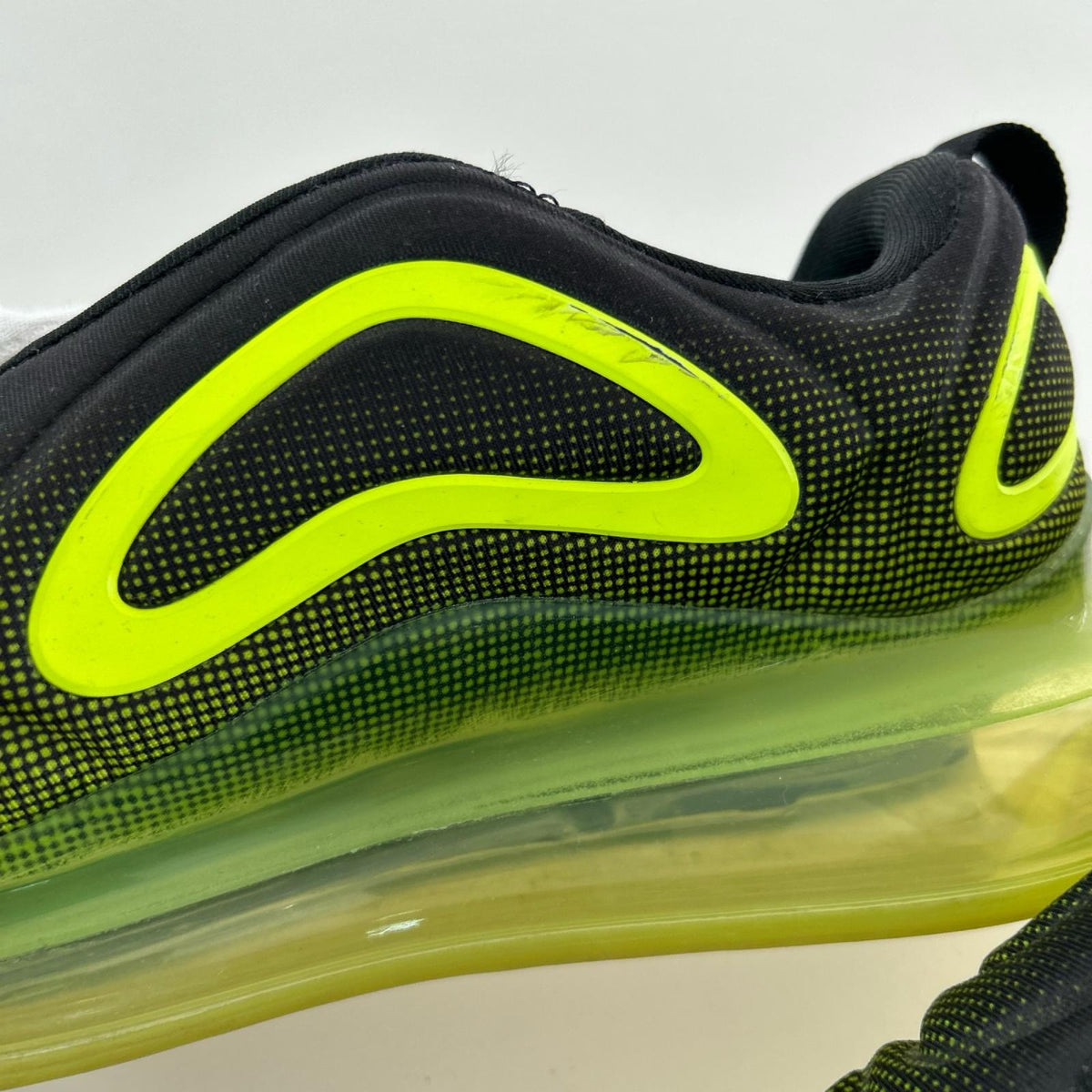スニーカー AIR MAX 720 RETRO FUTURE スニーカー 27cm 27cm (US9 UK8 1/2 EU44) ブラック