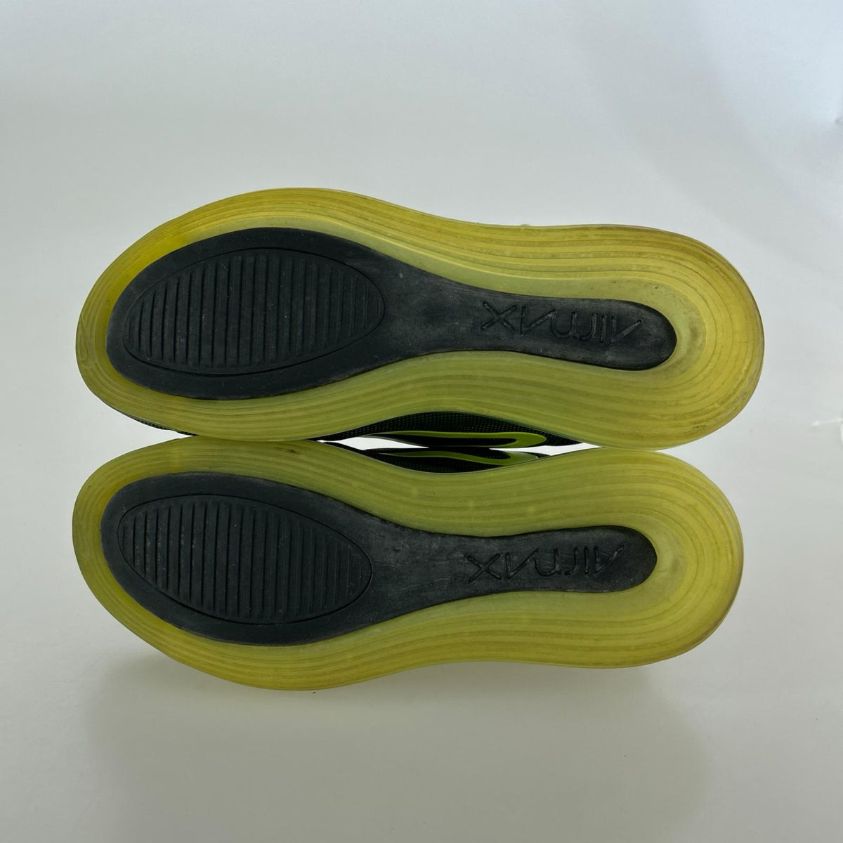 スニーカー AIR MAX 720 RETRO FUTURE スニーカー 27cm 27cm (US9 UK8 1/2 EU44) ブラック