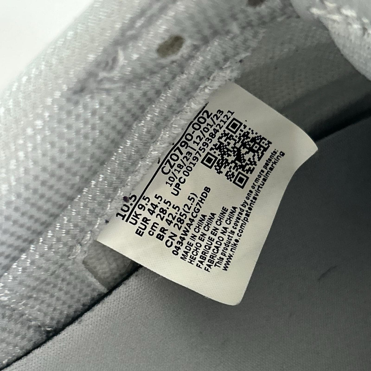 スニーカー AIR JORDAN 1 RETRO LOW OG Metallic Silver CZ0790-002 28.5cm (US10 1/2 UK10 EU47)
