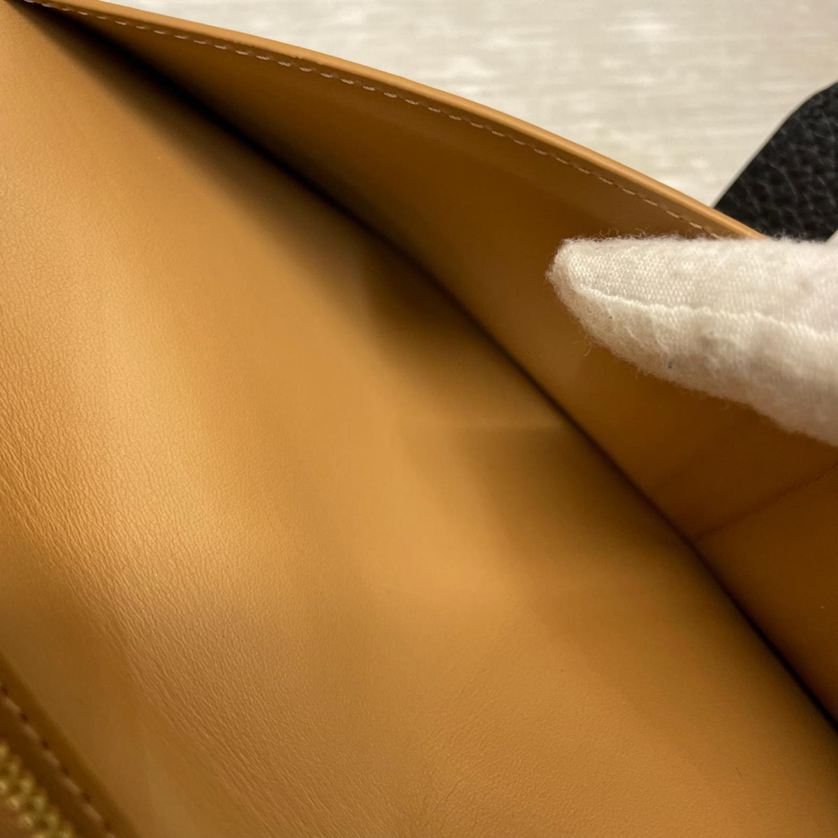 LOUIS VUITTON ヴェルティカル ウォレット トリヨンレザー