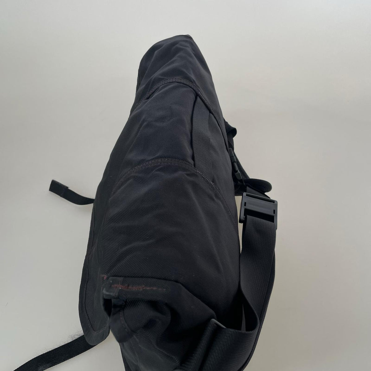 ショルダーバッグ メッセンジャーバッグ 黒 CORDURA ブラック
