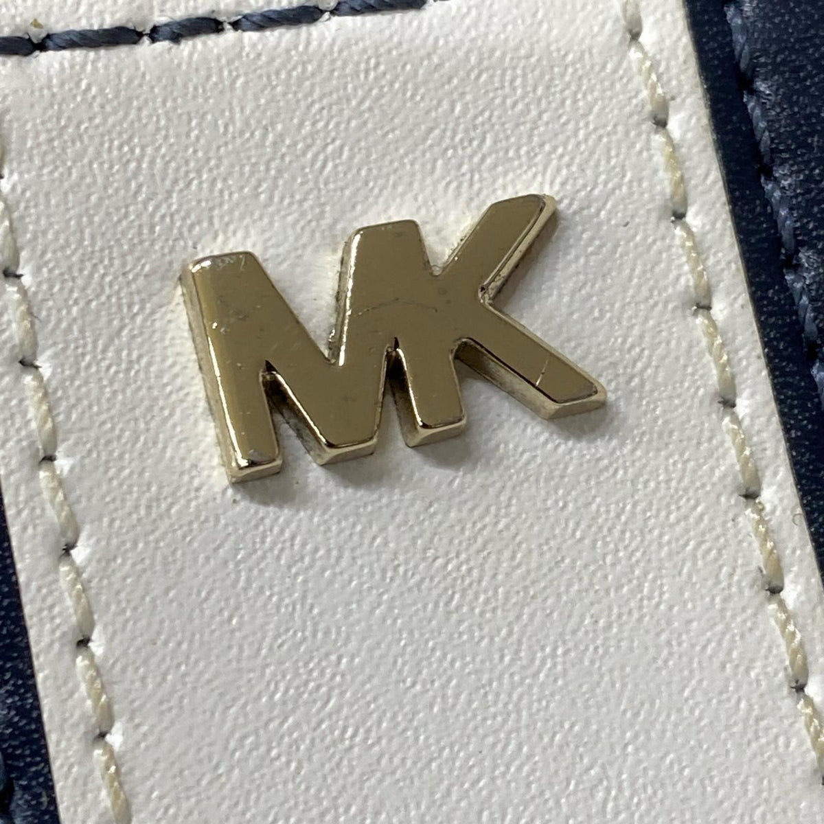ショルダーバッグ Small logo Crossbody camera bag ネイビー