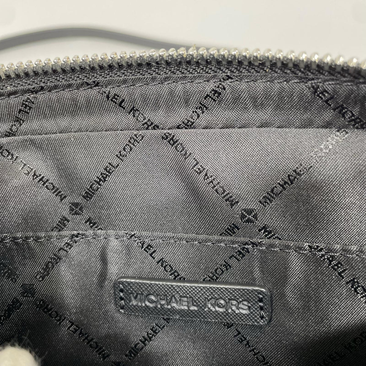 ショルダーバッグ シグネチャー柄 BLK ブラック