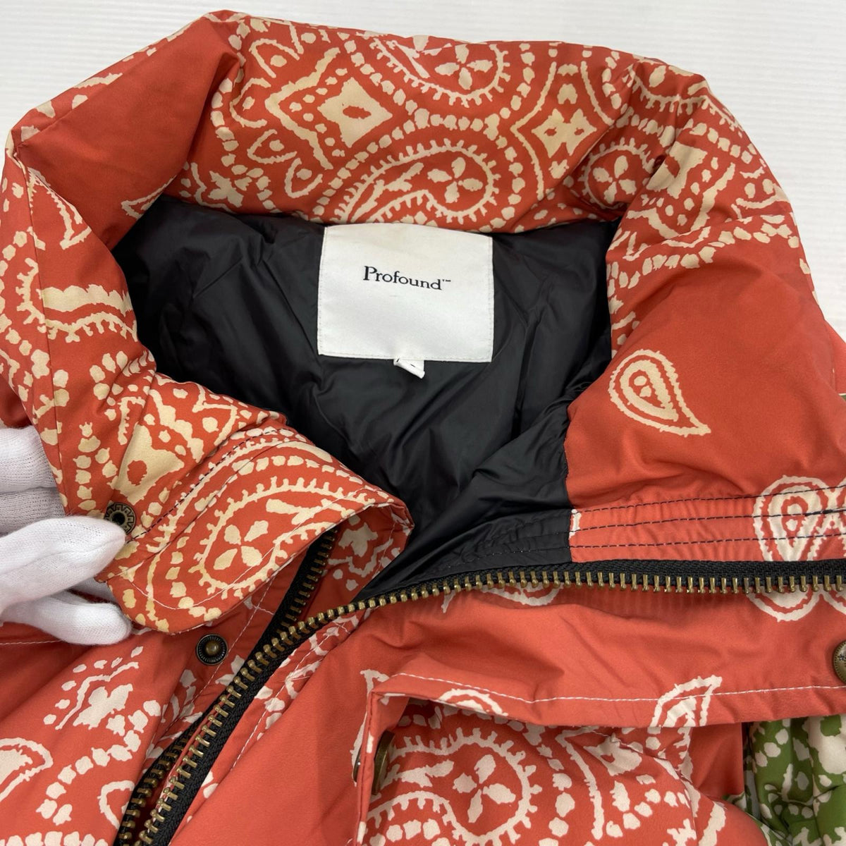 ダウンジャケット Profound Multi Paisley Puffer(L) L マルチカラー