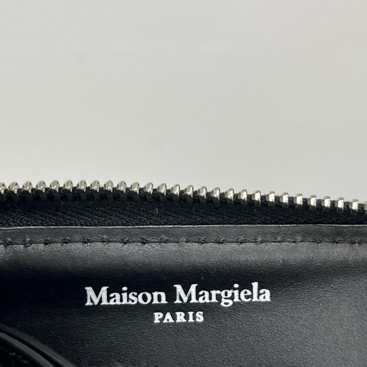 コンパクトウォレット ジップアラウンドウォレット ブラック