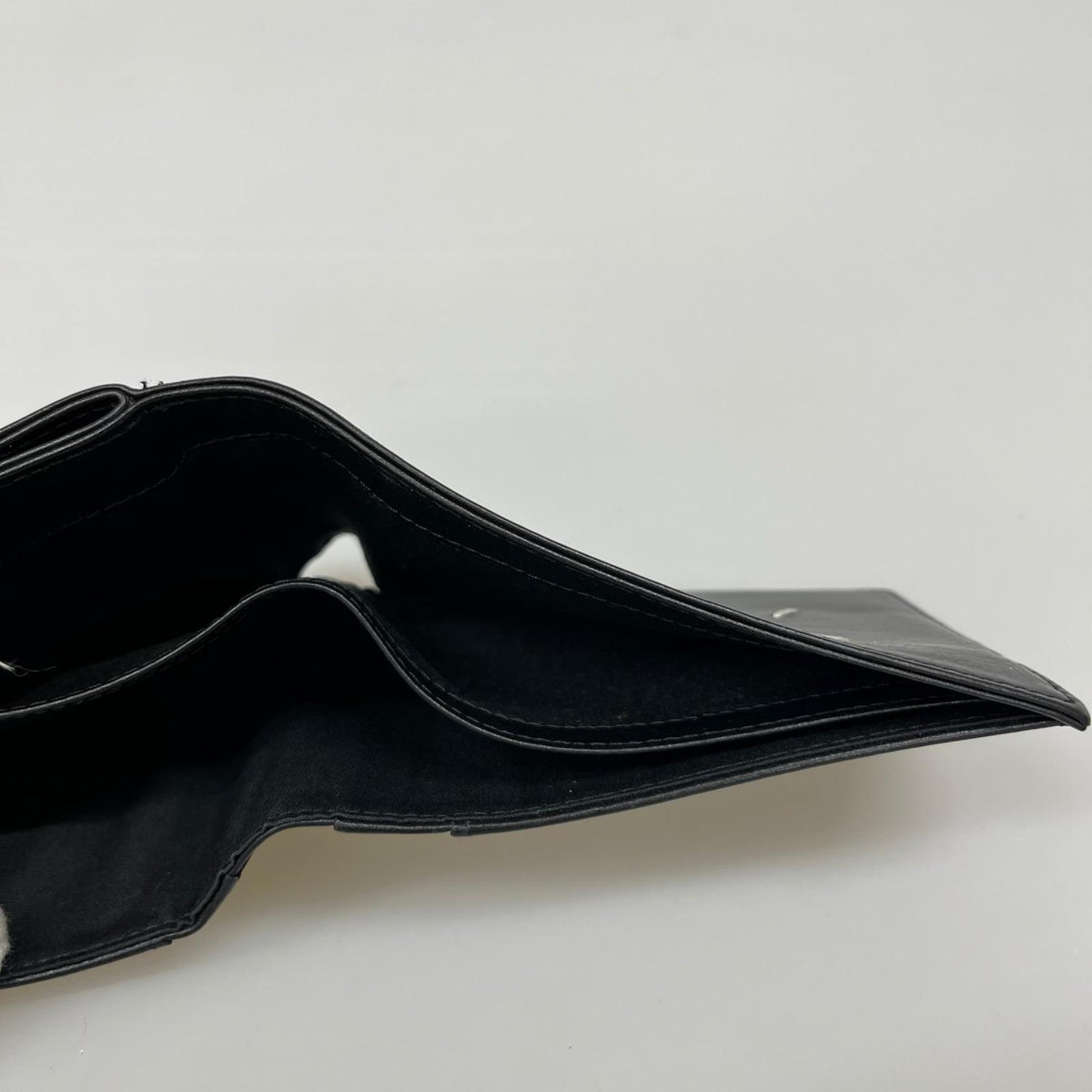 コンパクトウォレット フラップ二つ折り財布 ブラック