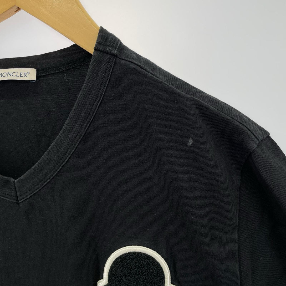 半袖Tシャツ MAGLIA SCOLLO A V L ブラック