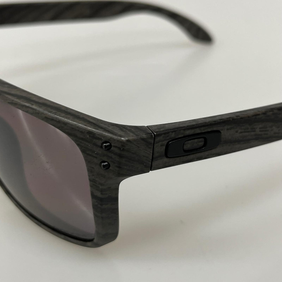その他アクセサリー Holbrook OO9102-B7 サングラス ウッドグレイン ブラック