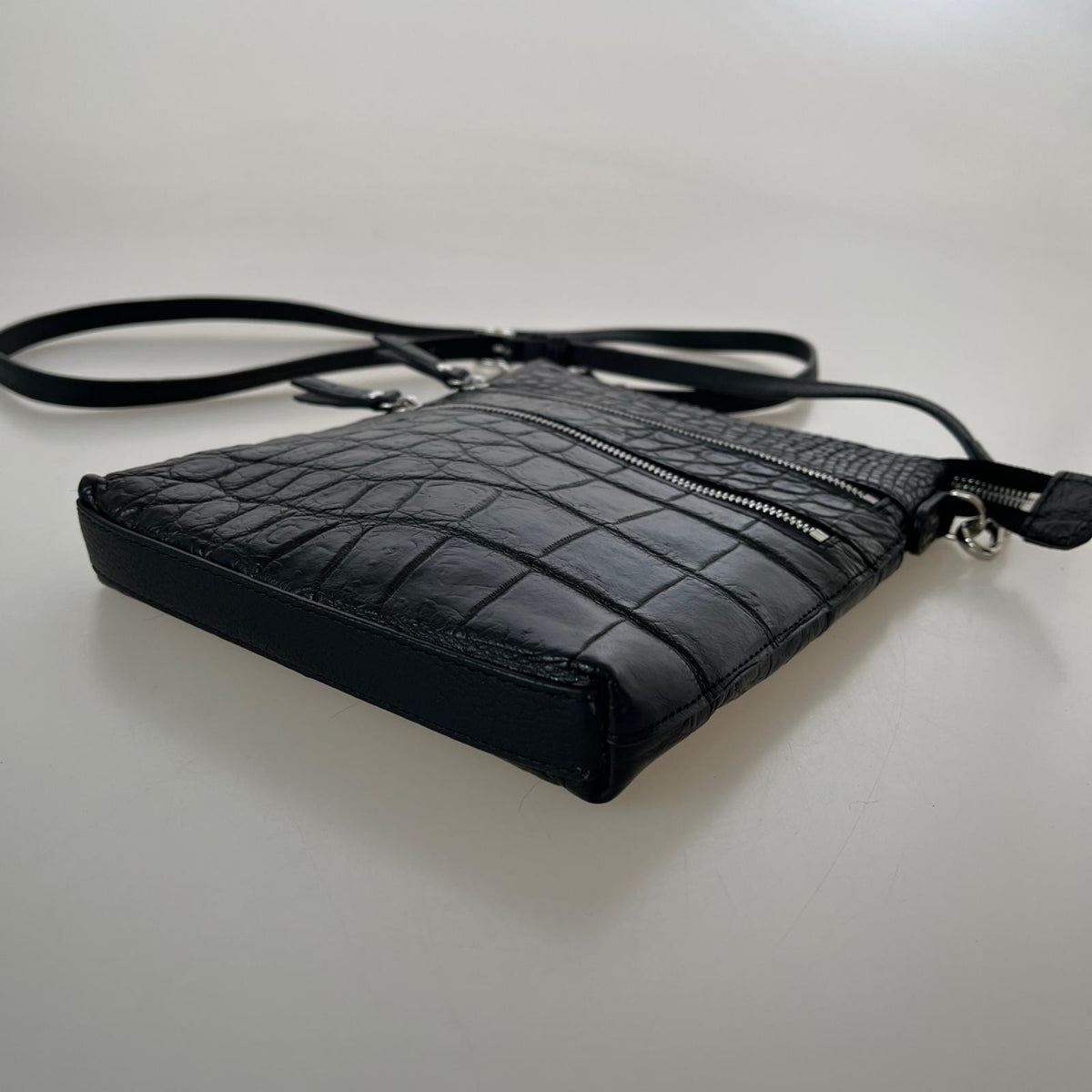 ショルダーバッグ 本革 BLK ブラック