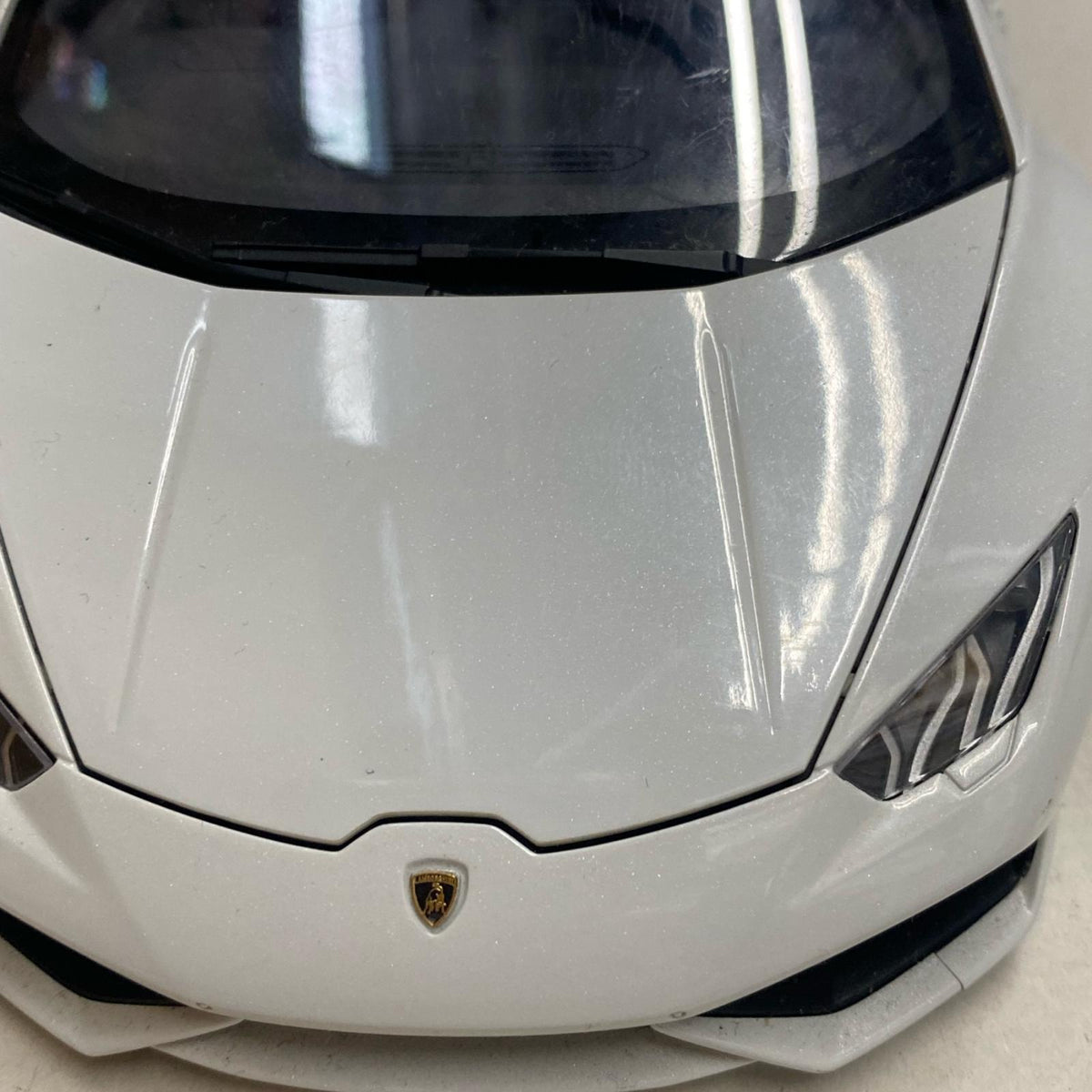 AUTOart Lamborghini Huracan LP610-4 スケールカー