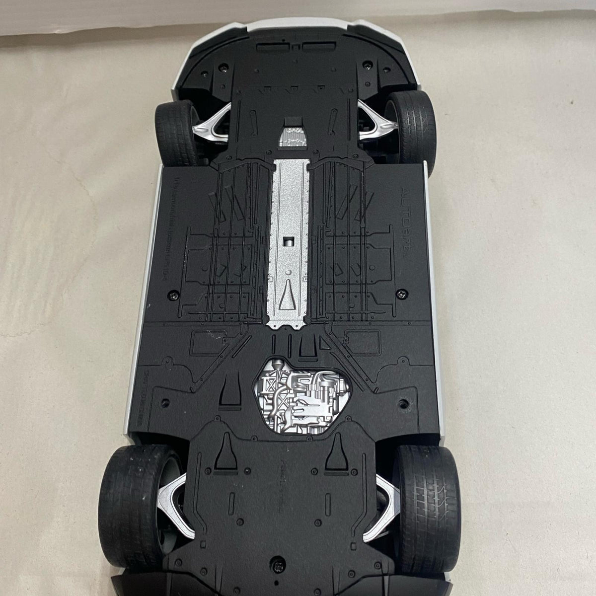 AUTOart Lamborghini Huracan LP610-4 スケールカー