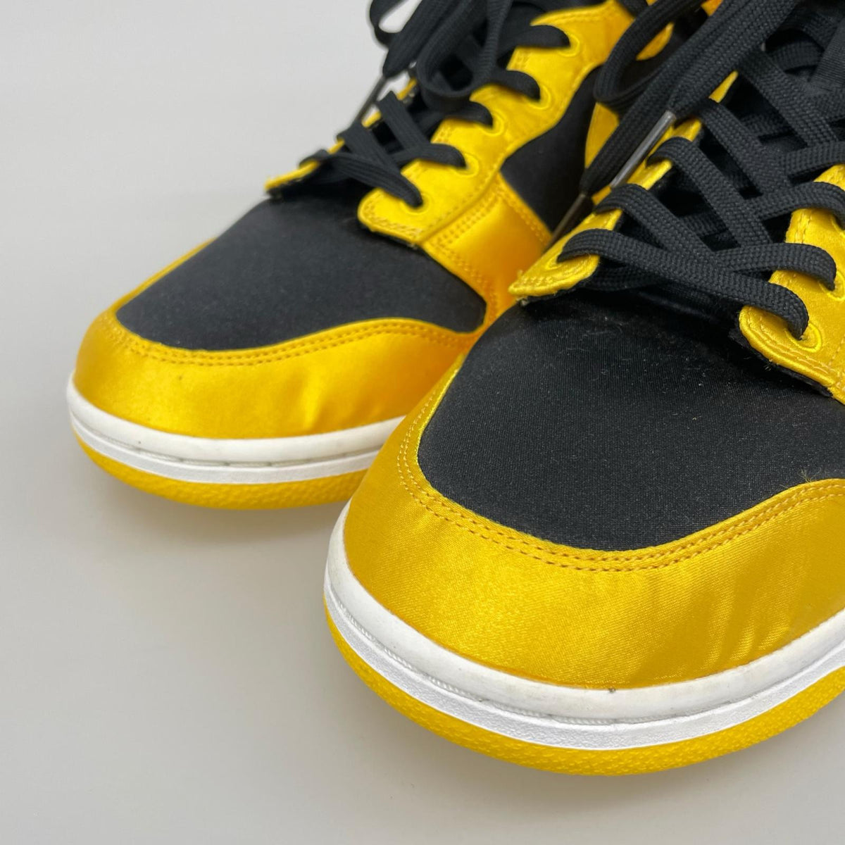 スニーカー WMNS Dunk High Satin Goldenrod FN4216-001 (29) 29cm (US11 UK10 1/2 EU48)