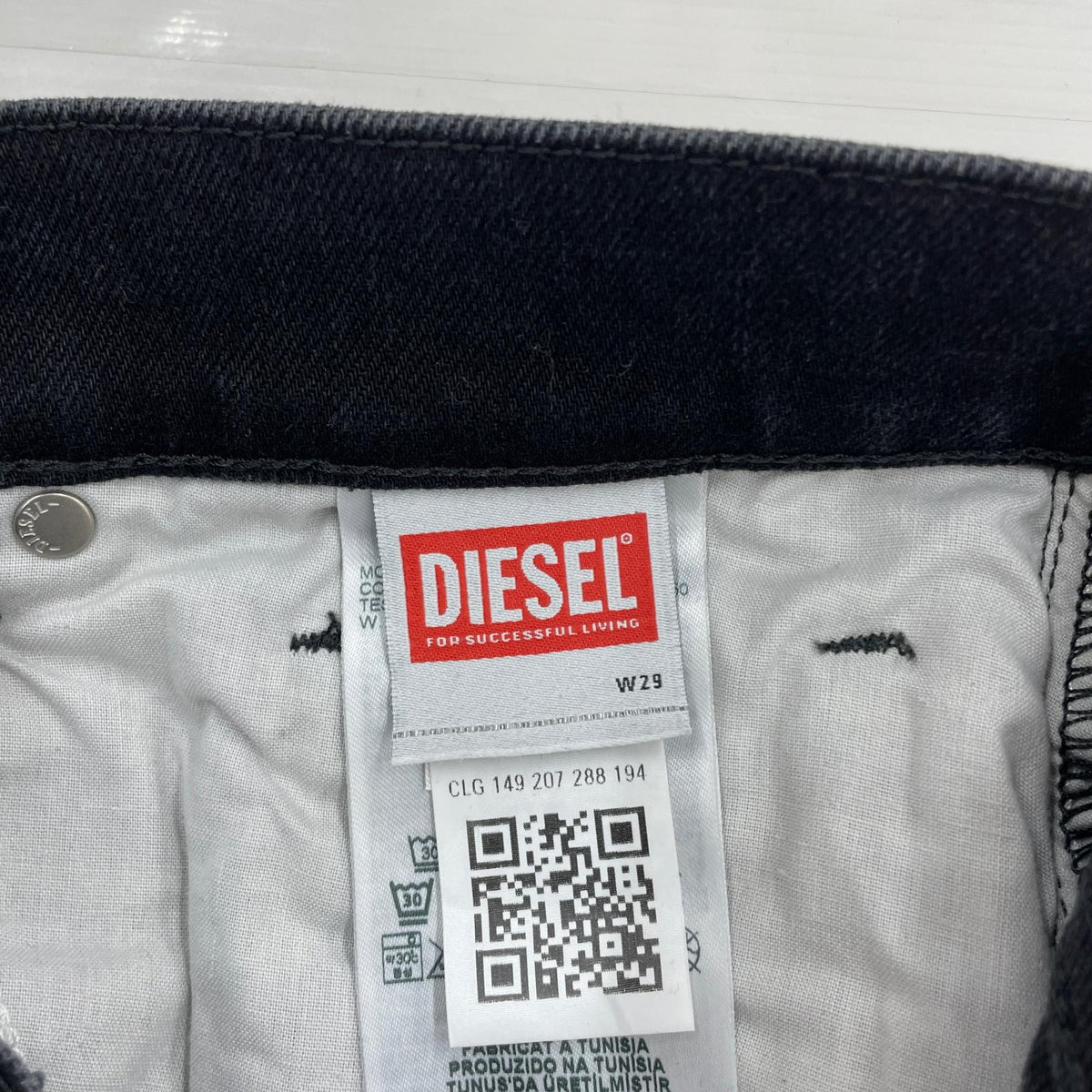 デニムパンツ DIESEL D-STRUKT-R スキニーデニムパンツ 黒 (W29) 29 ブラック