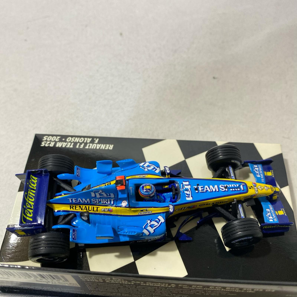 ミニチャンプス 1/43 RENAULT F1 TEAM R25 アロンソ スケールカー