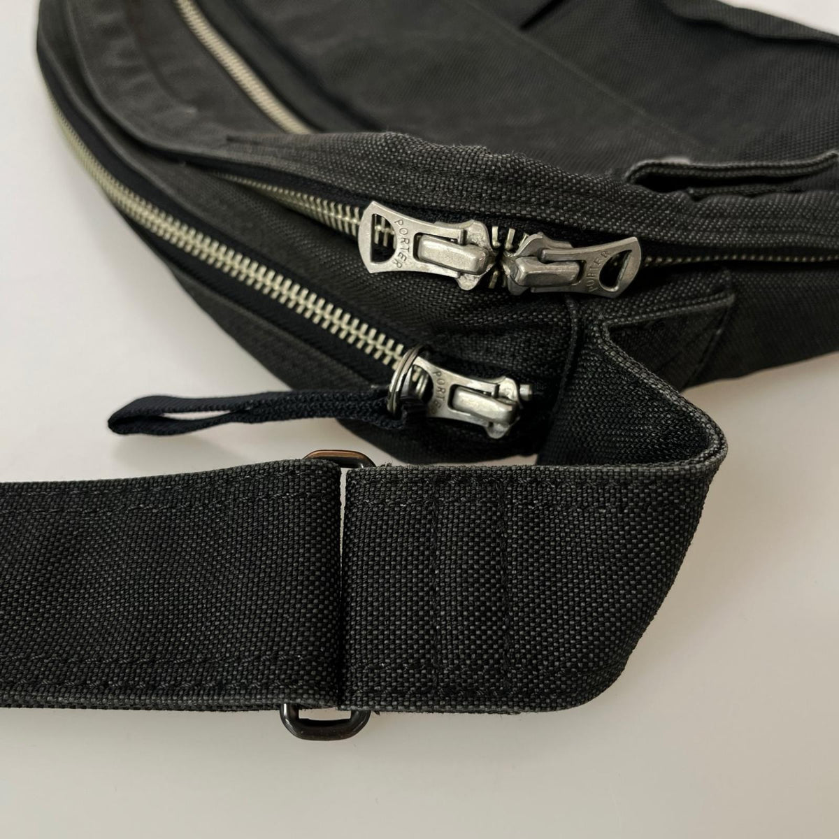 ショルダーバッグ 592-07627 SMOKY ブラック グレー