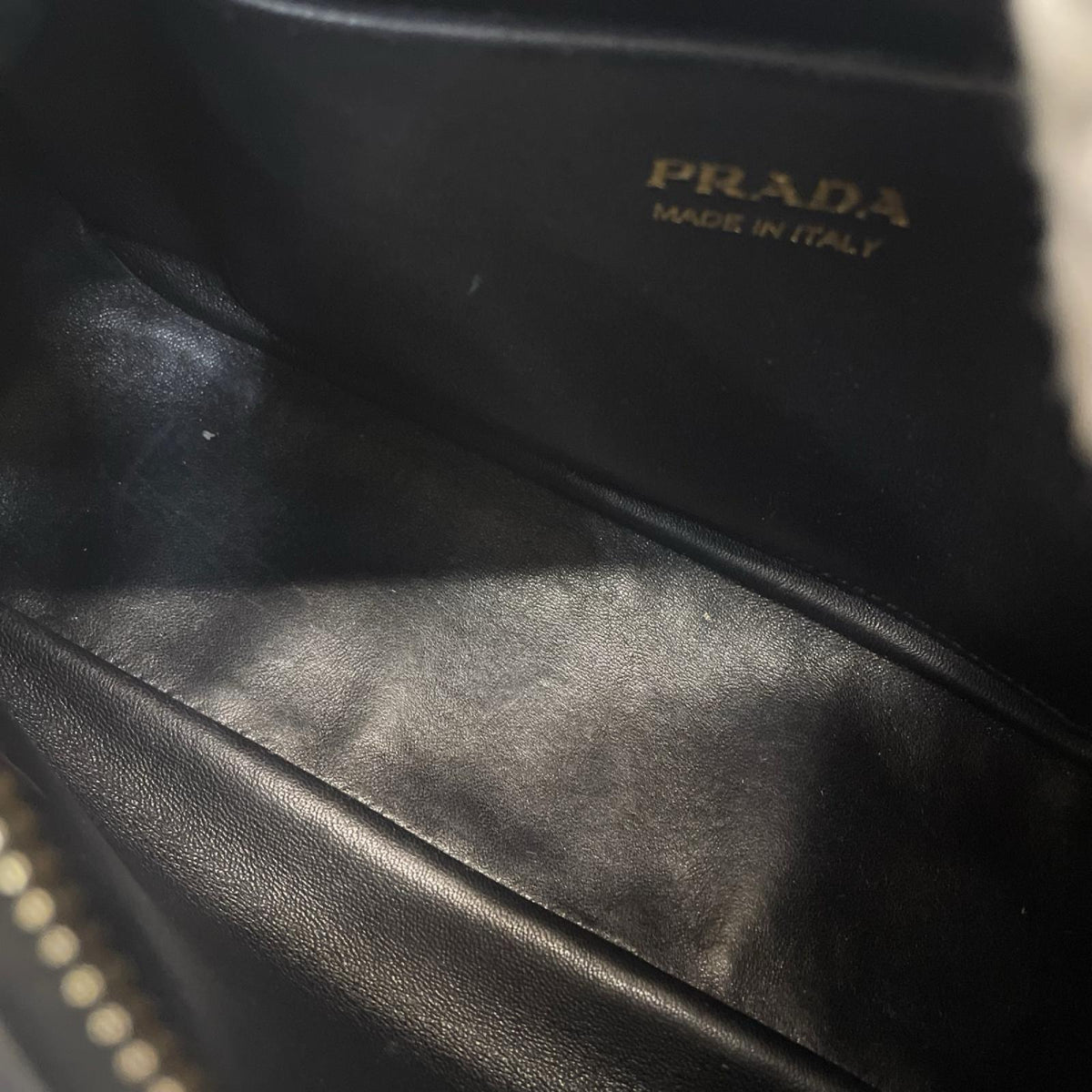 PRADA ヴィッテロダイノレザー ショルダーバッグ