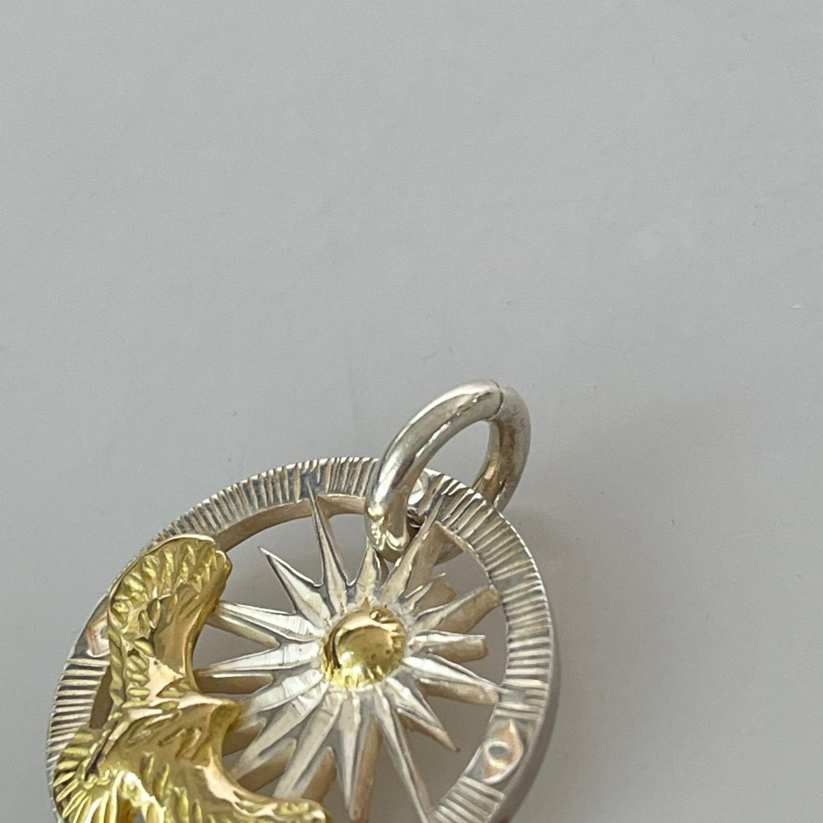 その他アクセサリー SILVER501 太陽すかしK18イーグルペンダントトップ