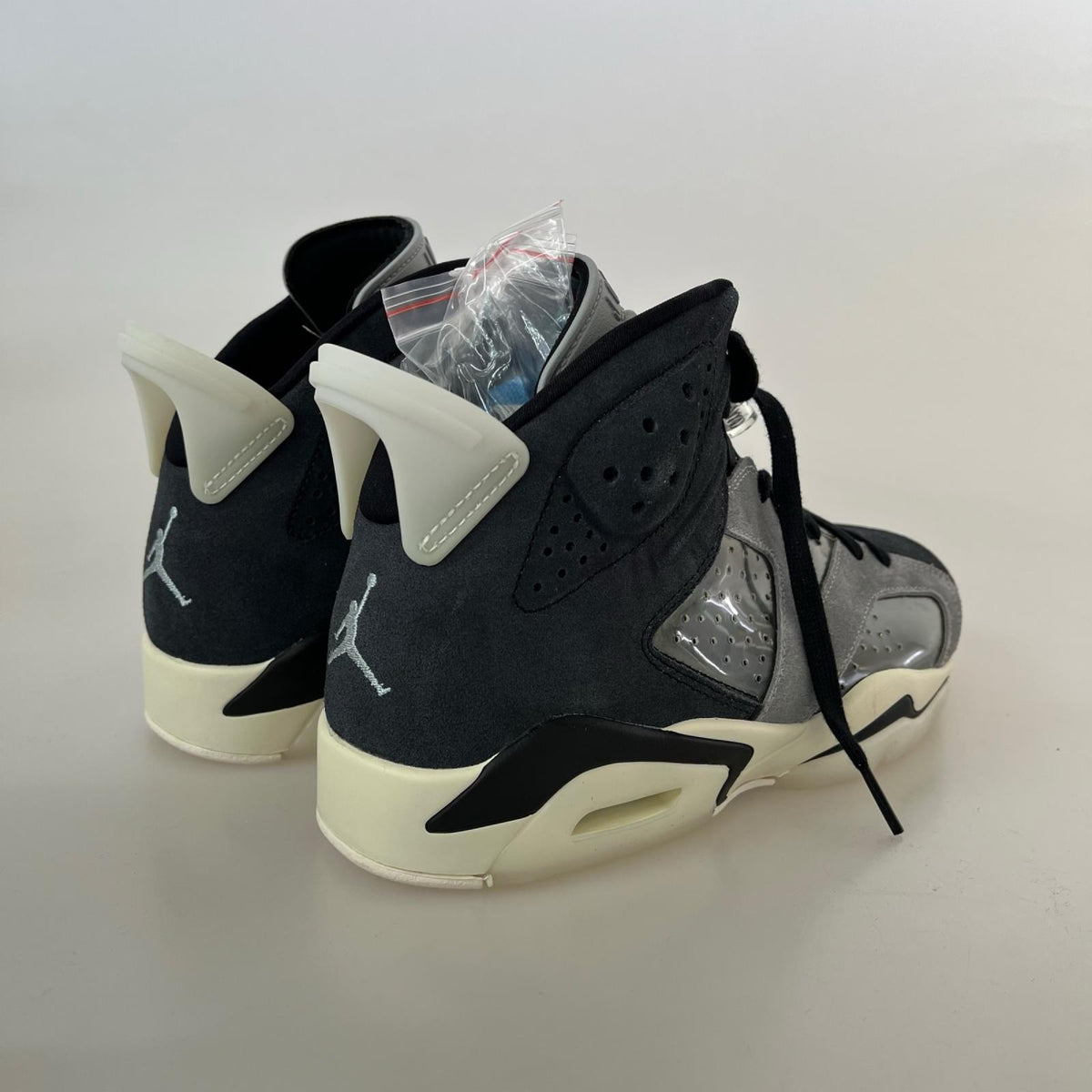 スニーカー AIR JORDAN 6 RETRO Smoke Grey 26.0cm 26cm (US8 UK7 1/2 EU42) グレー
