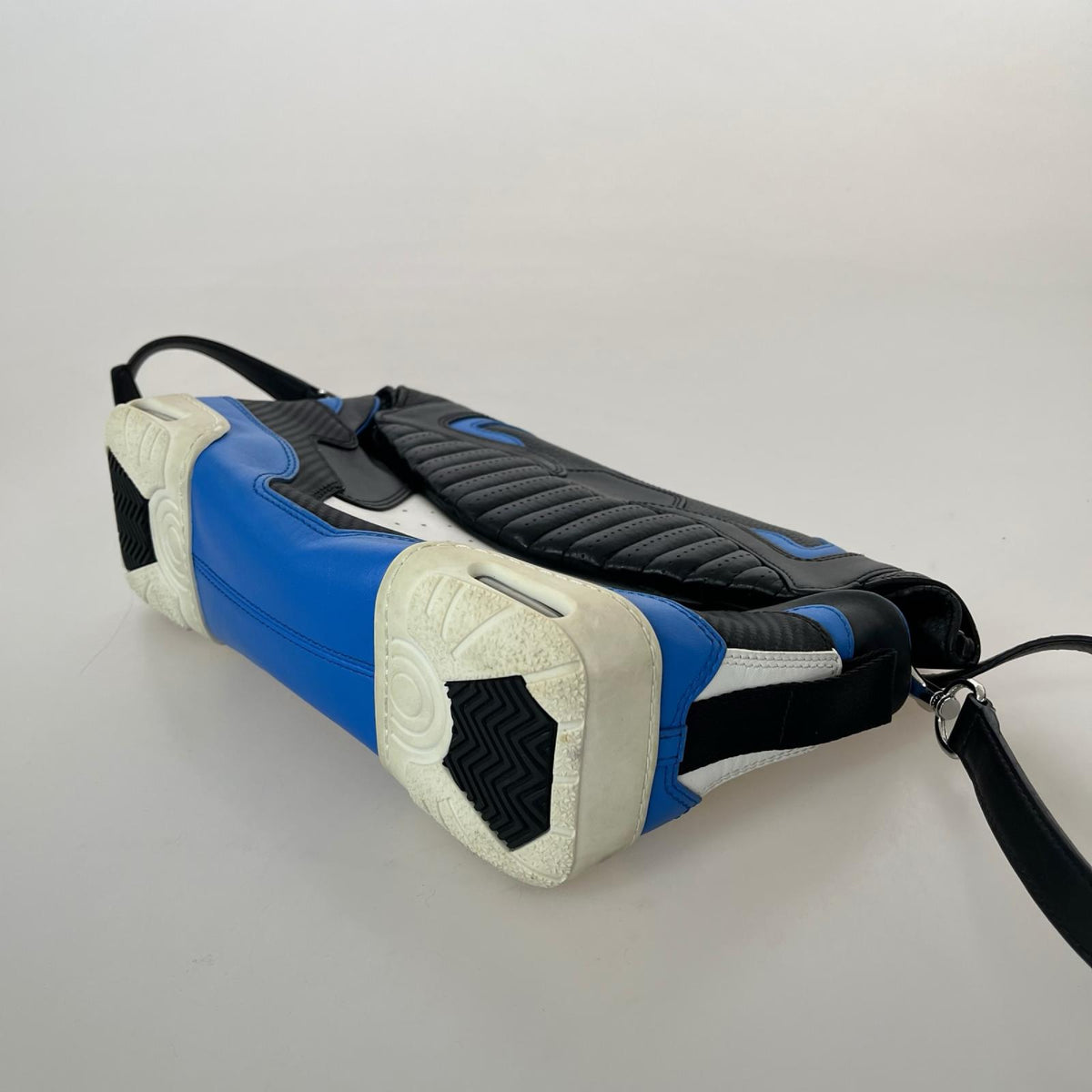 ショルダーバッグ スニーカー バッグ
