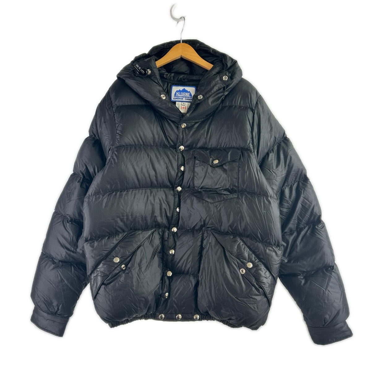 ダウンジャケット KLUANE MOUNTAINEERING/SNAP PARKA/M M ブラック