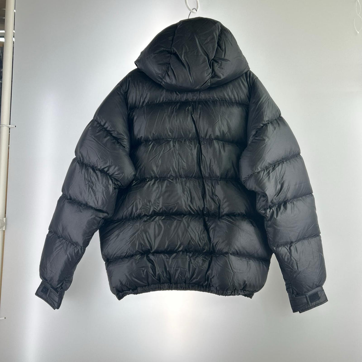 ダウンジャケット KLUANE MOUNTAINEERING/SNAP PARKA/M M ブラック