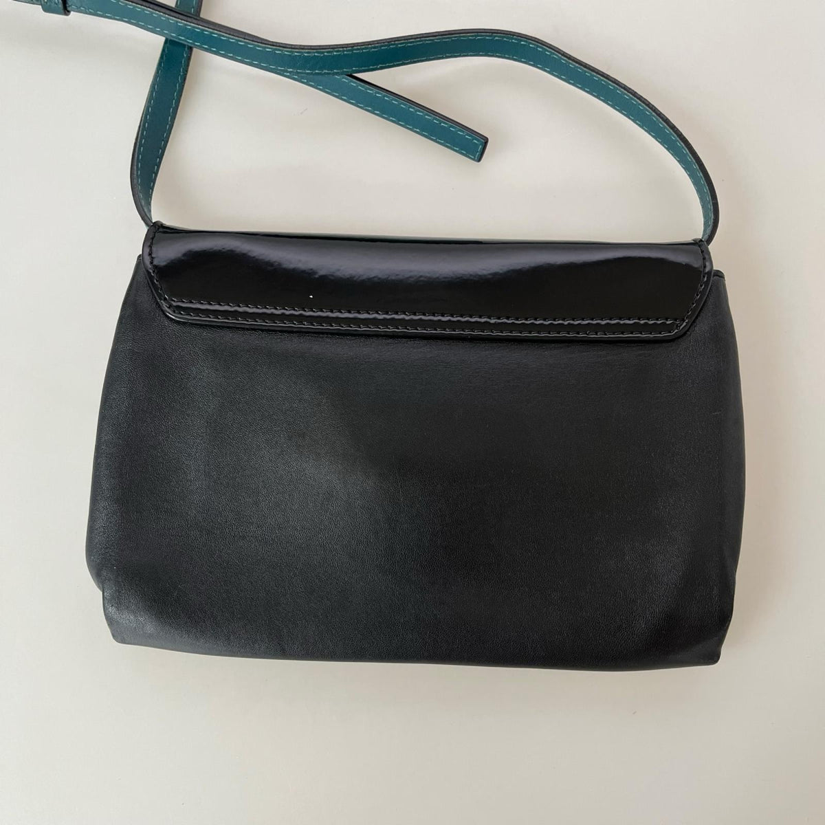 ショルダーバッグ TRUNK レザーショルダーバッグ ブラック