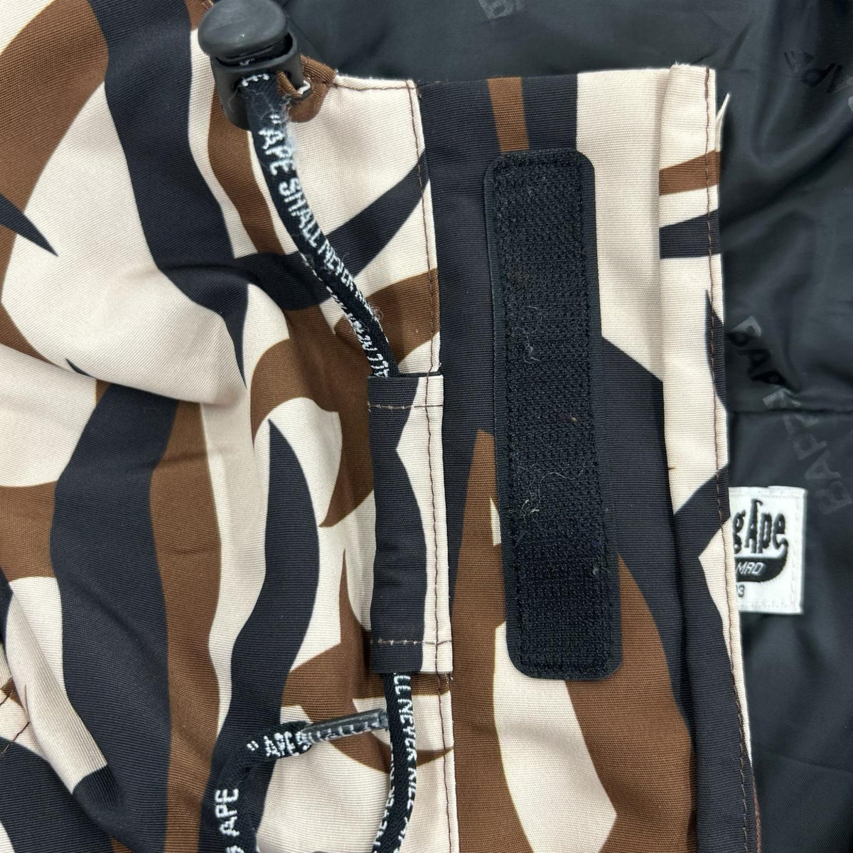 ジャケット TRIAL CAMO SNOWBOARD JACKET (L) L マルチカラー