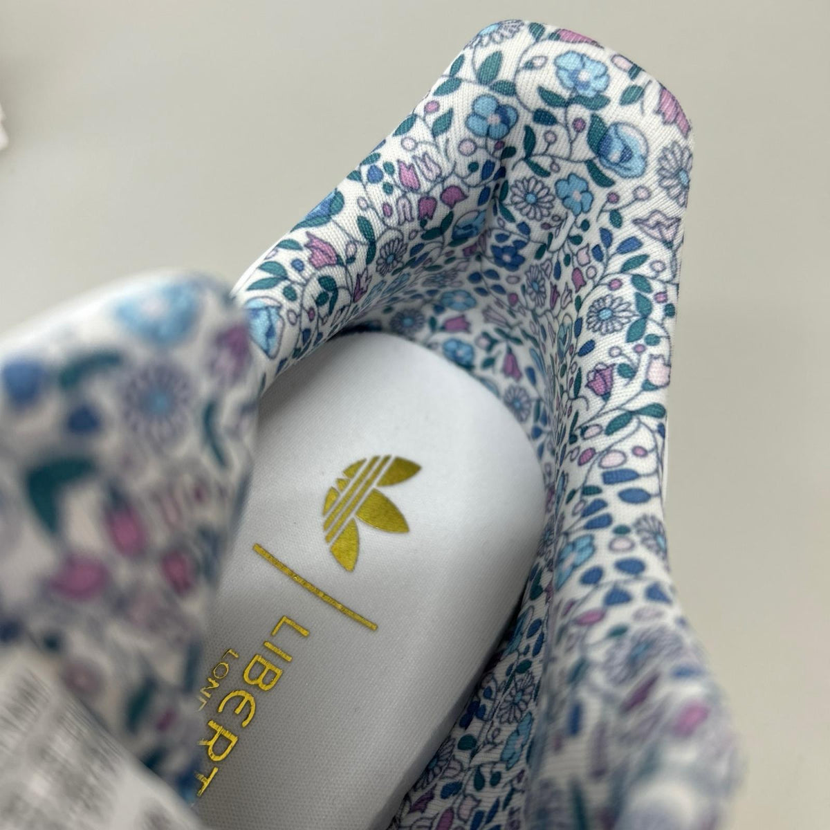 スニーカー adidas STAN SMITH LIBERTY LONDON KK2764 25.5cm (US7 1/2 UK7 EU41) ホワイト