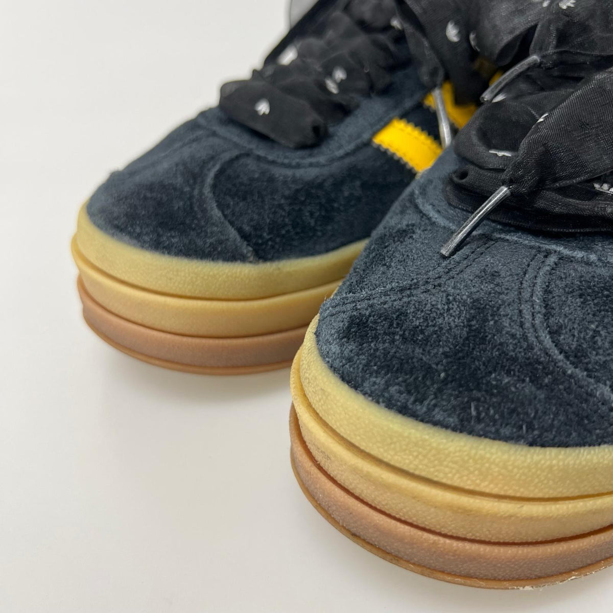 スニーカー GAZELLE BOLD 黒黄 (25.0cm) 25cm (US7 UK6 1/2 EU40)