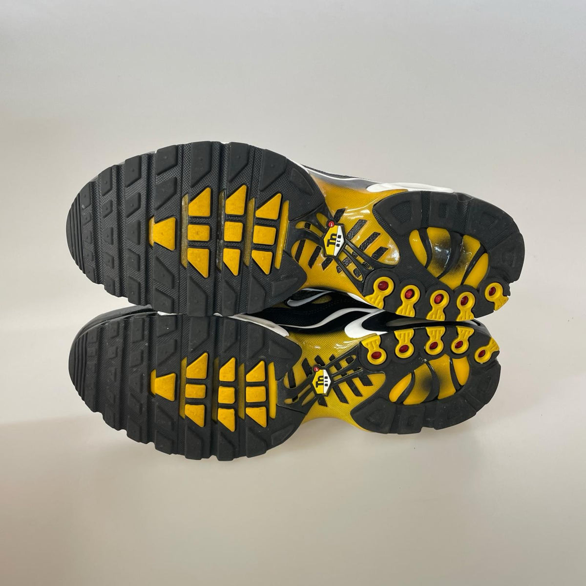 スニーカー BLACK/WHITE-UNIVERSITY GOLD 30cm (US12 UK11 1/2 EU50) ブラック