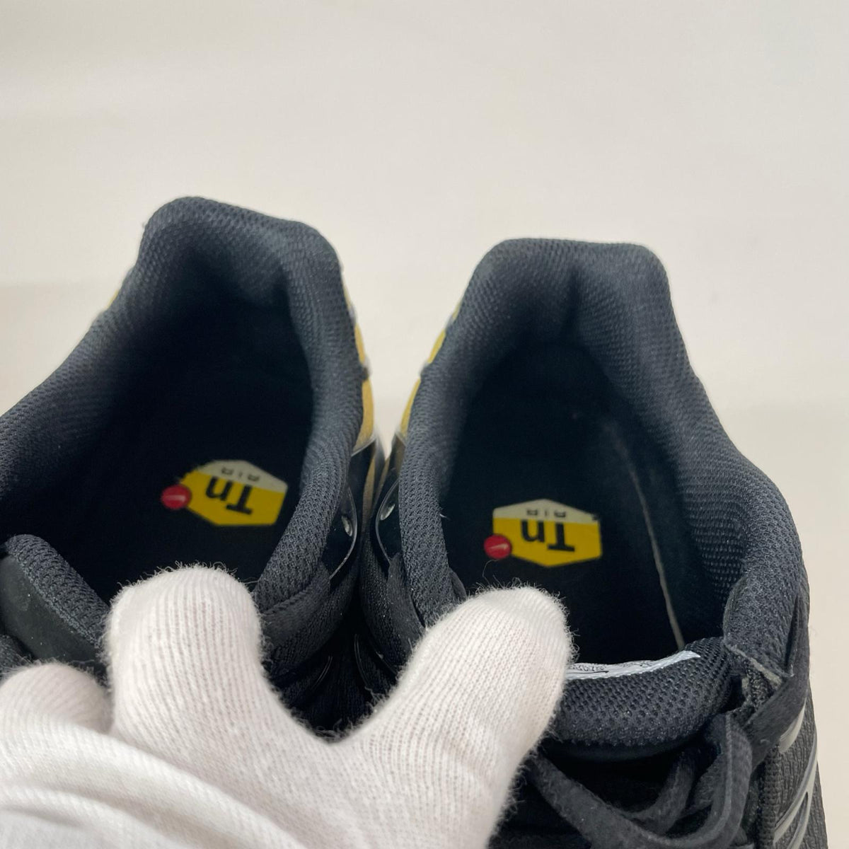 スニーカー BLACK/WHITE-UNIVERSITY GOLD 30cm (US12 UK11 1/2 EU50) ブラック