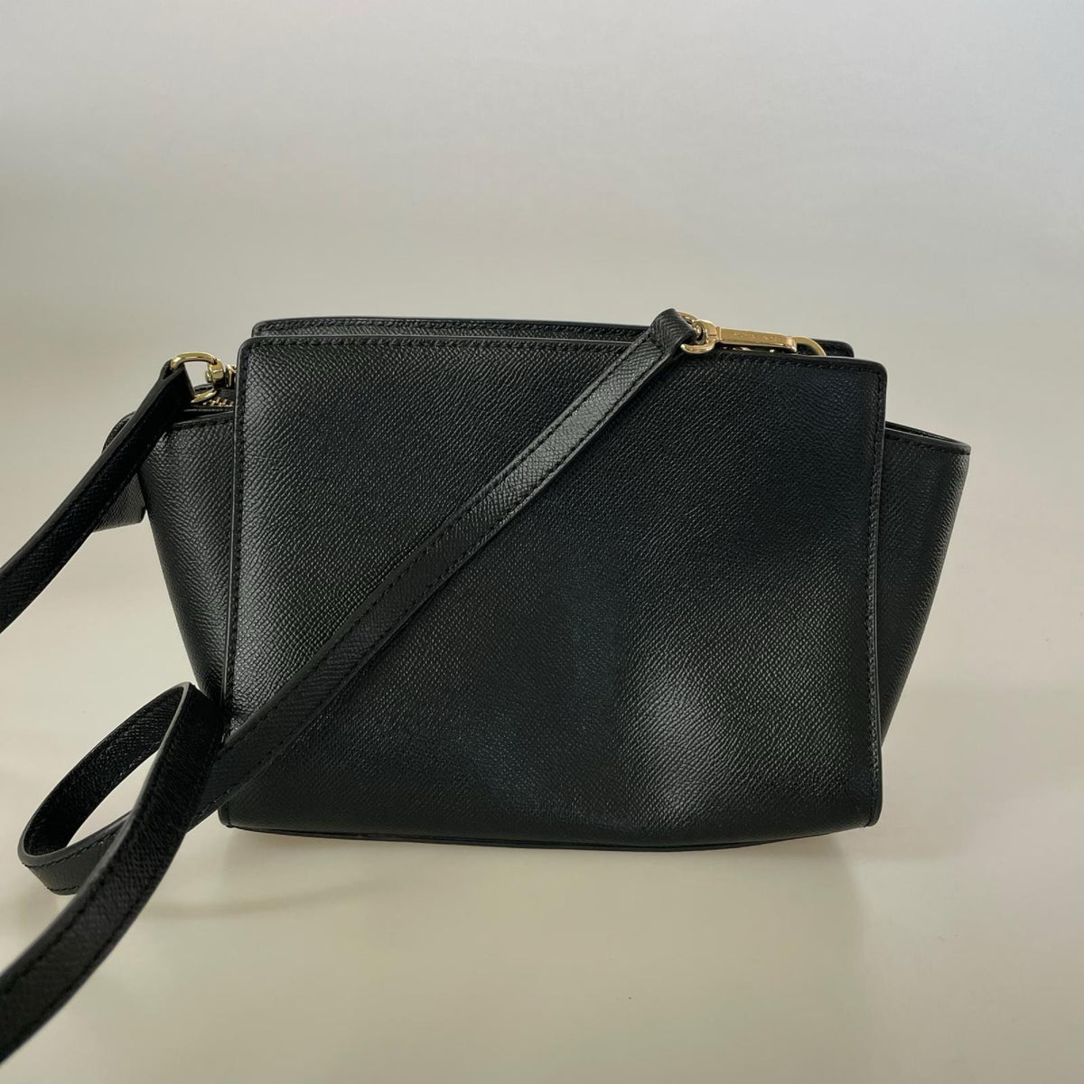 ショルダーバッグ MICHAEL KORS SELMA MD MESSENGER ショルダーバッグ ブラック ブラック