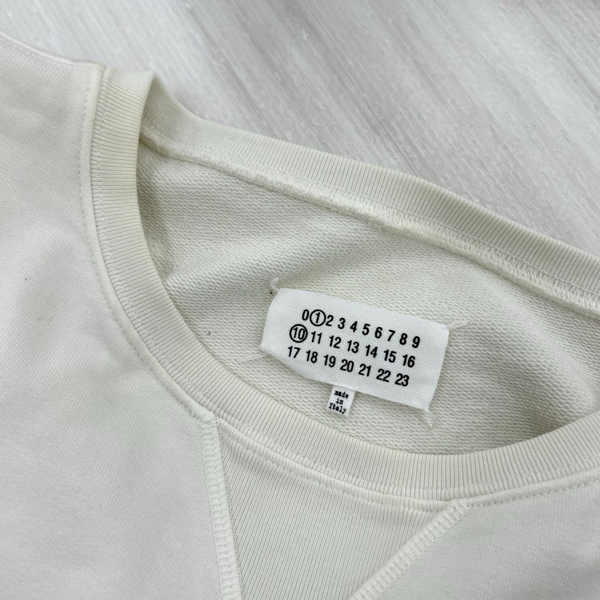 スウェット 23SS SWEAT SHIRT ナンバリングロゴ M M ホワイト