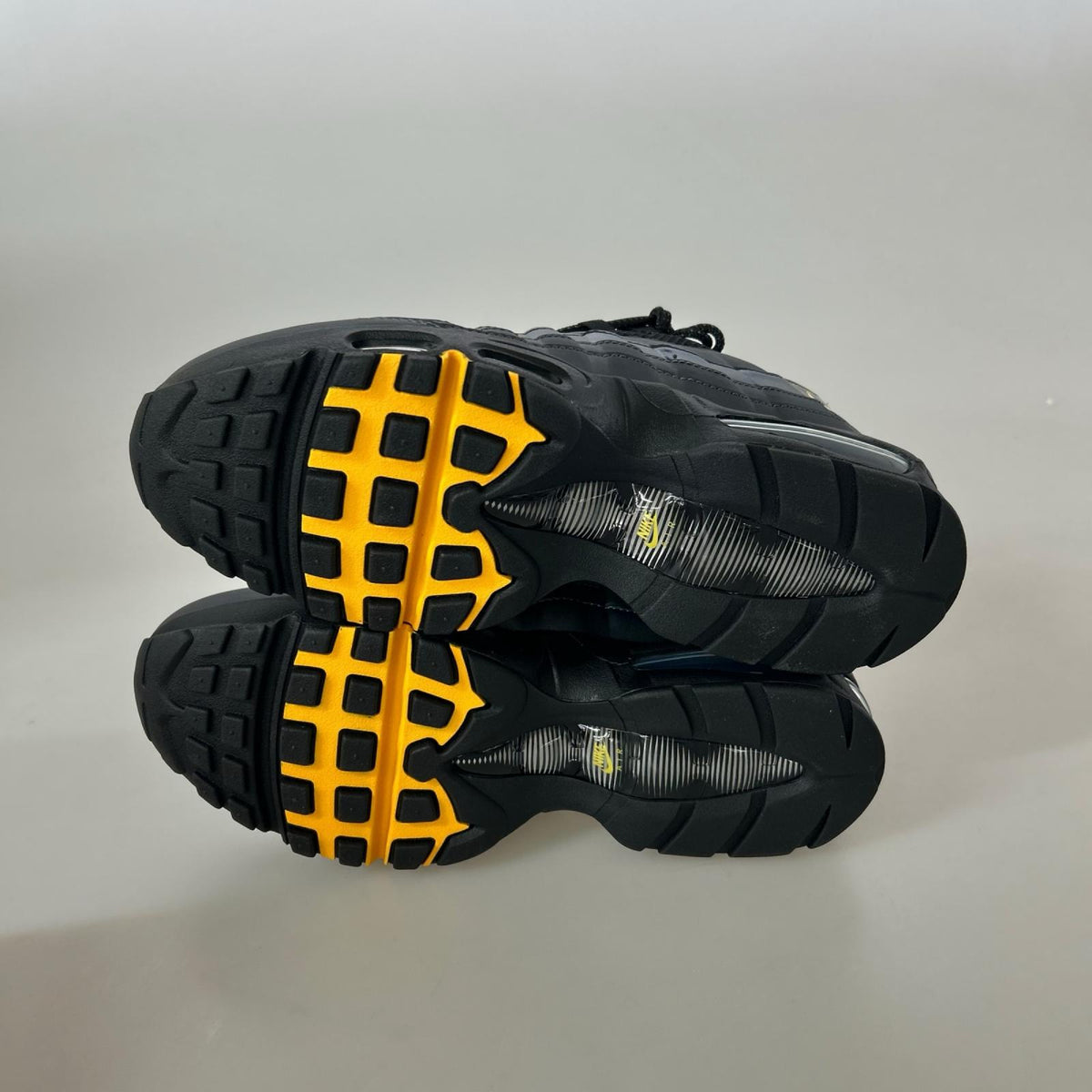 スニーカー IB6830-001 スニーカー (28.0) 28cm (US10 UK9 1/2 EU46) ブラック