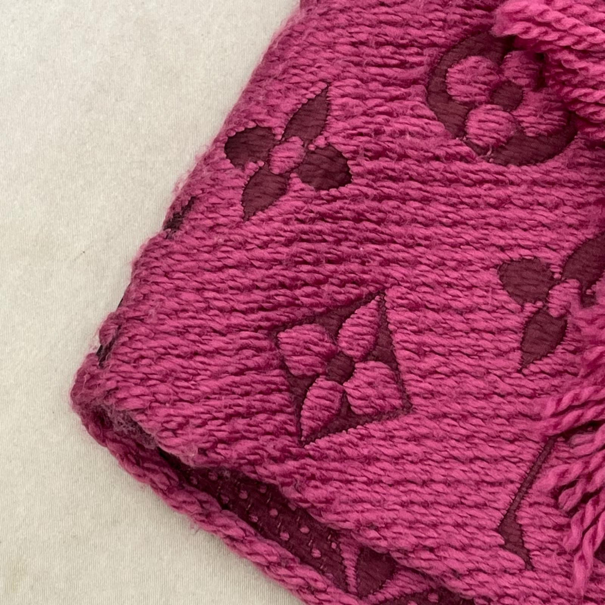 LOUIS VUITTON マフラー エシャルプロゴマニア