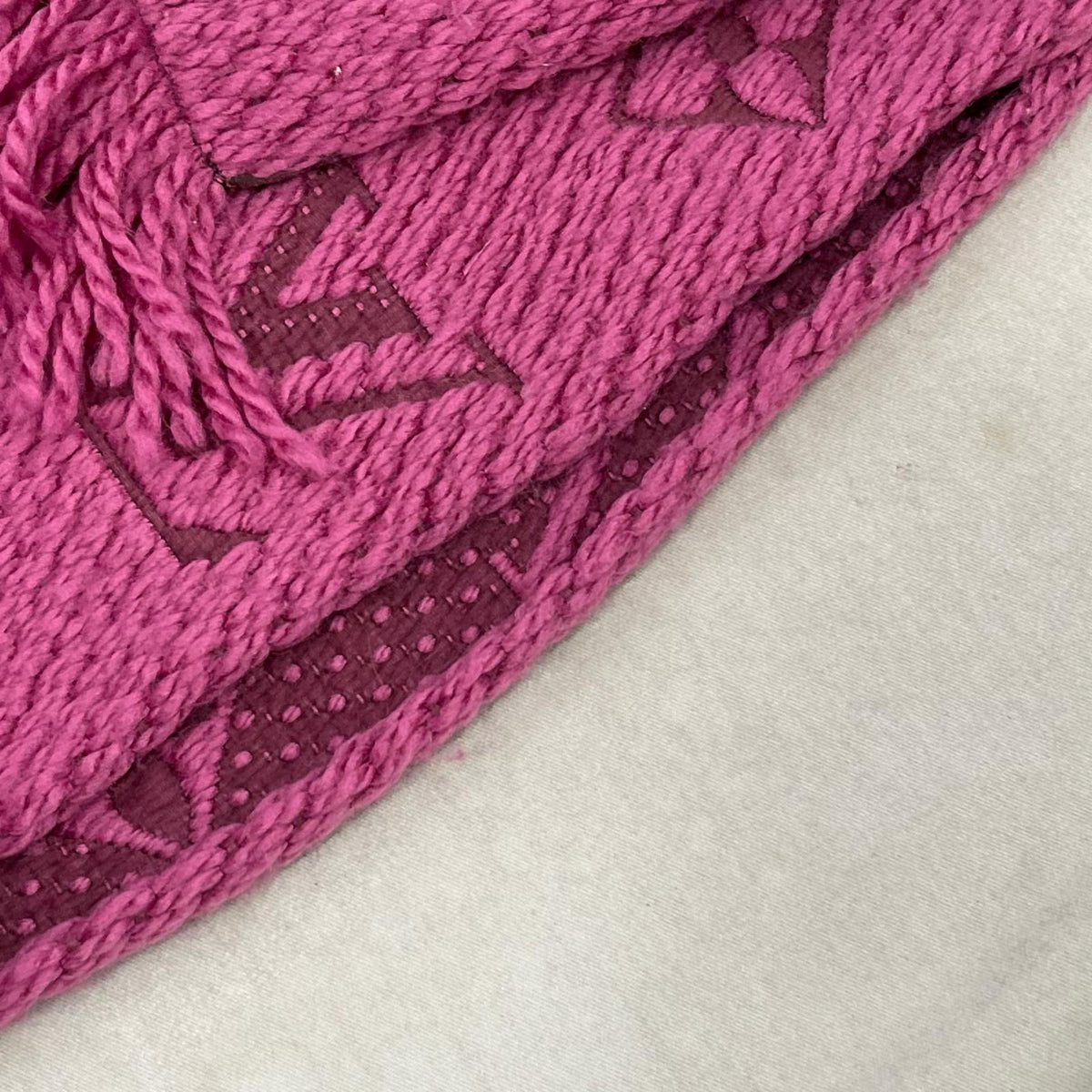 LOUIS VUITTON マフラー エシャルプロゴマニア