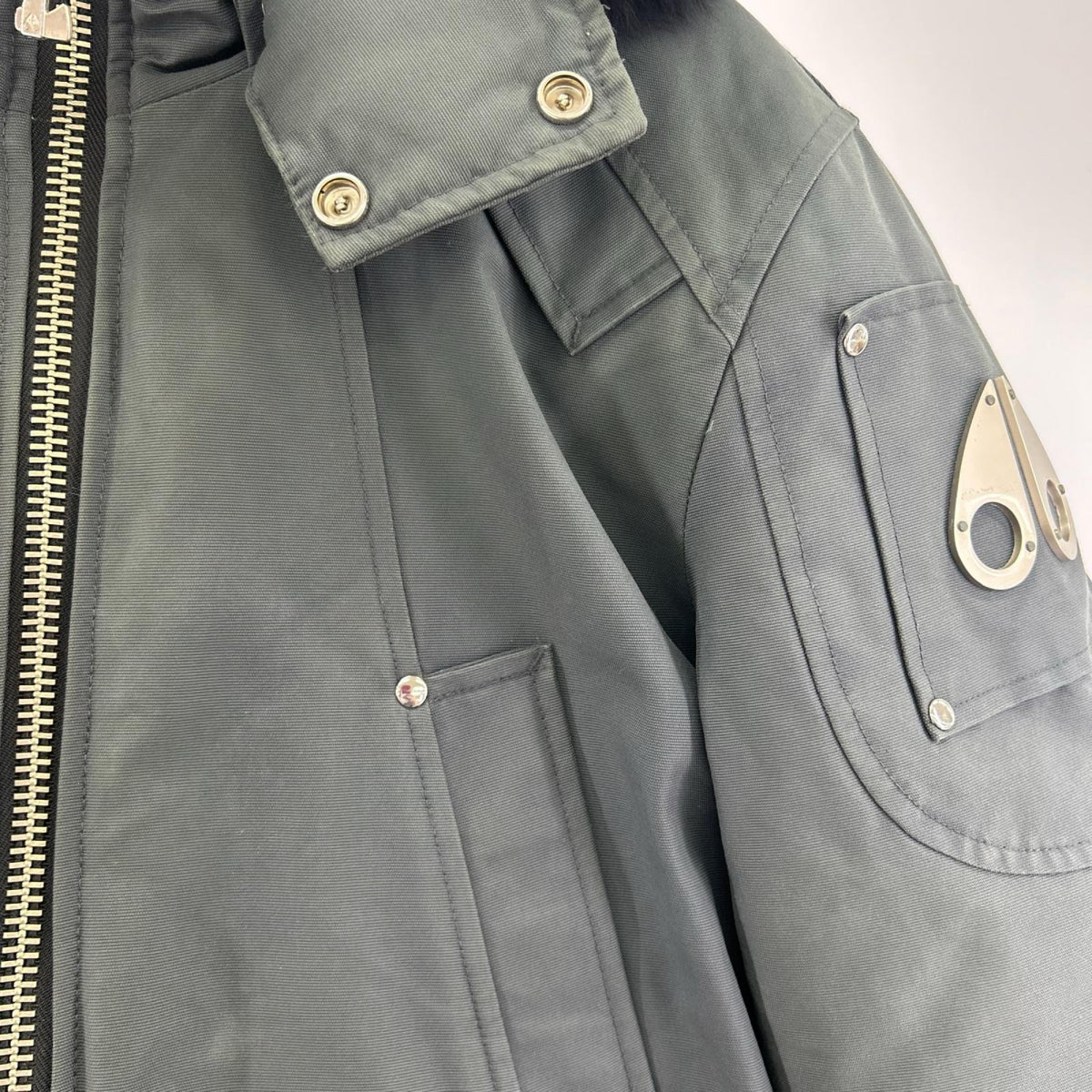 ダウンジャケット Moose knuckles グレー