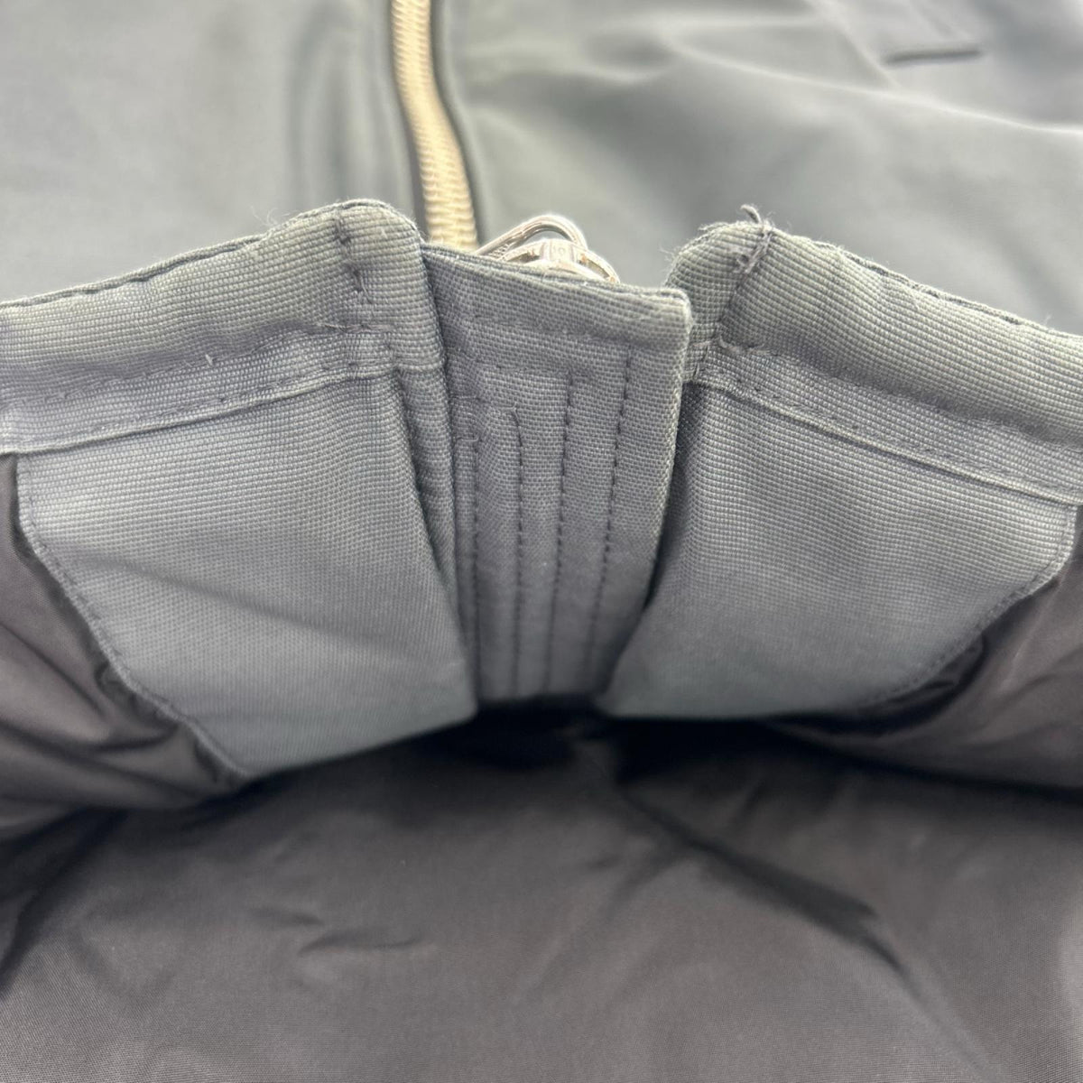 ダウンジャケット Moose knuckles グレー