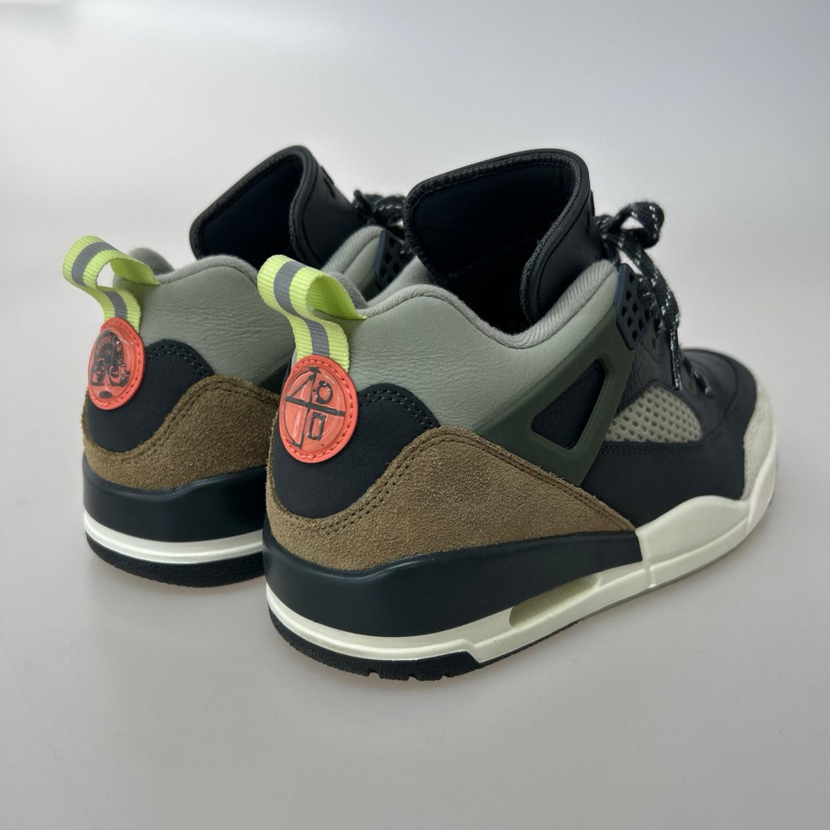 スニーカー JORDAN SPIZIKE LOW 26.0cm 26cm (US8 UK7 1/2 EU42) マルチカラー