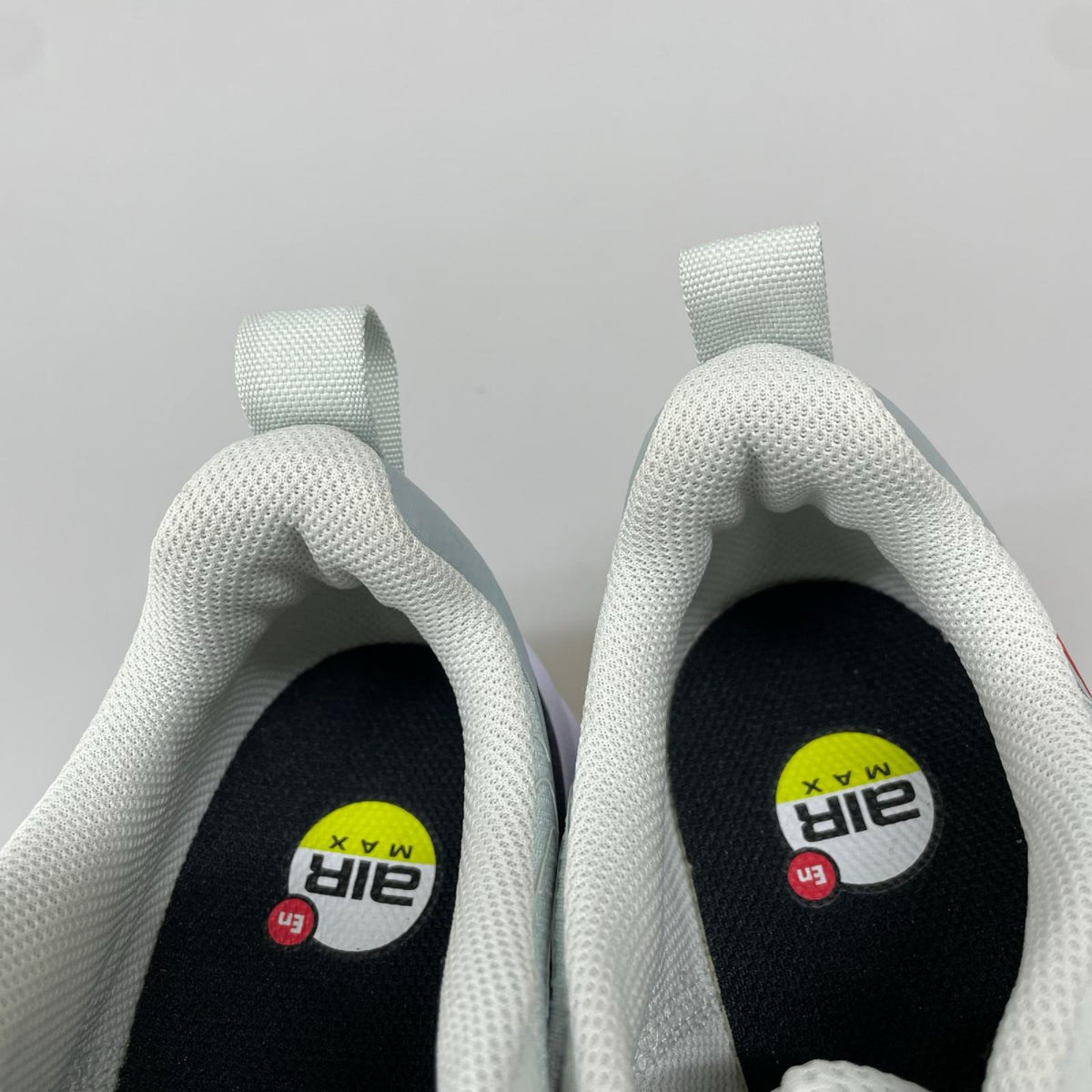 スニーカー AIR MAX NUAXIS ミントグリーン 26.5cm 26.5cm (US8 1/2 UK8 EU43)