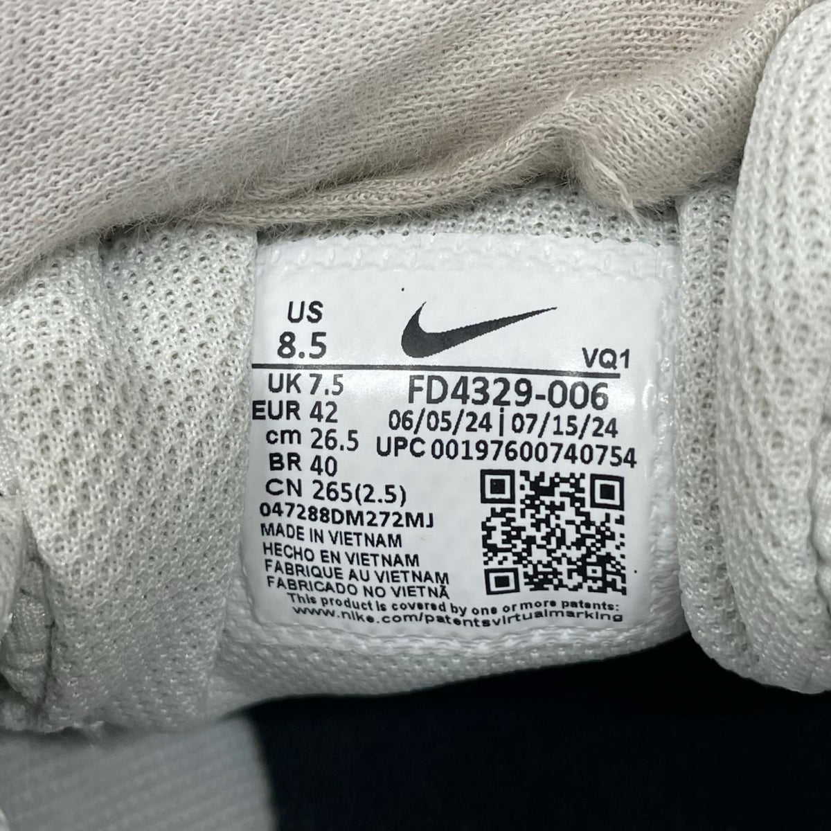 スニーカー AIR MAX NUAXIS ミントグリーン 26.5cm 26.5cm (US8 1/2 UK8 EU43)