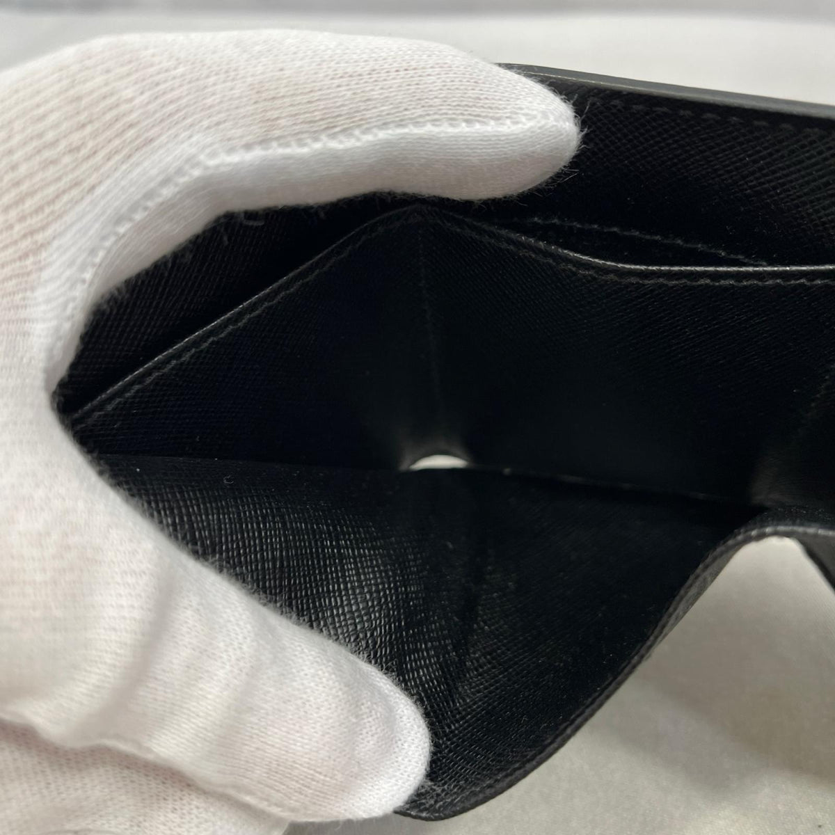PRADA サフィアーノ 三つ折り NERO