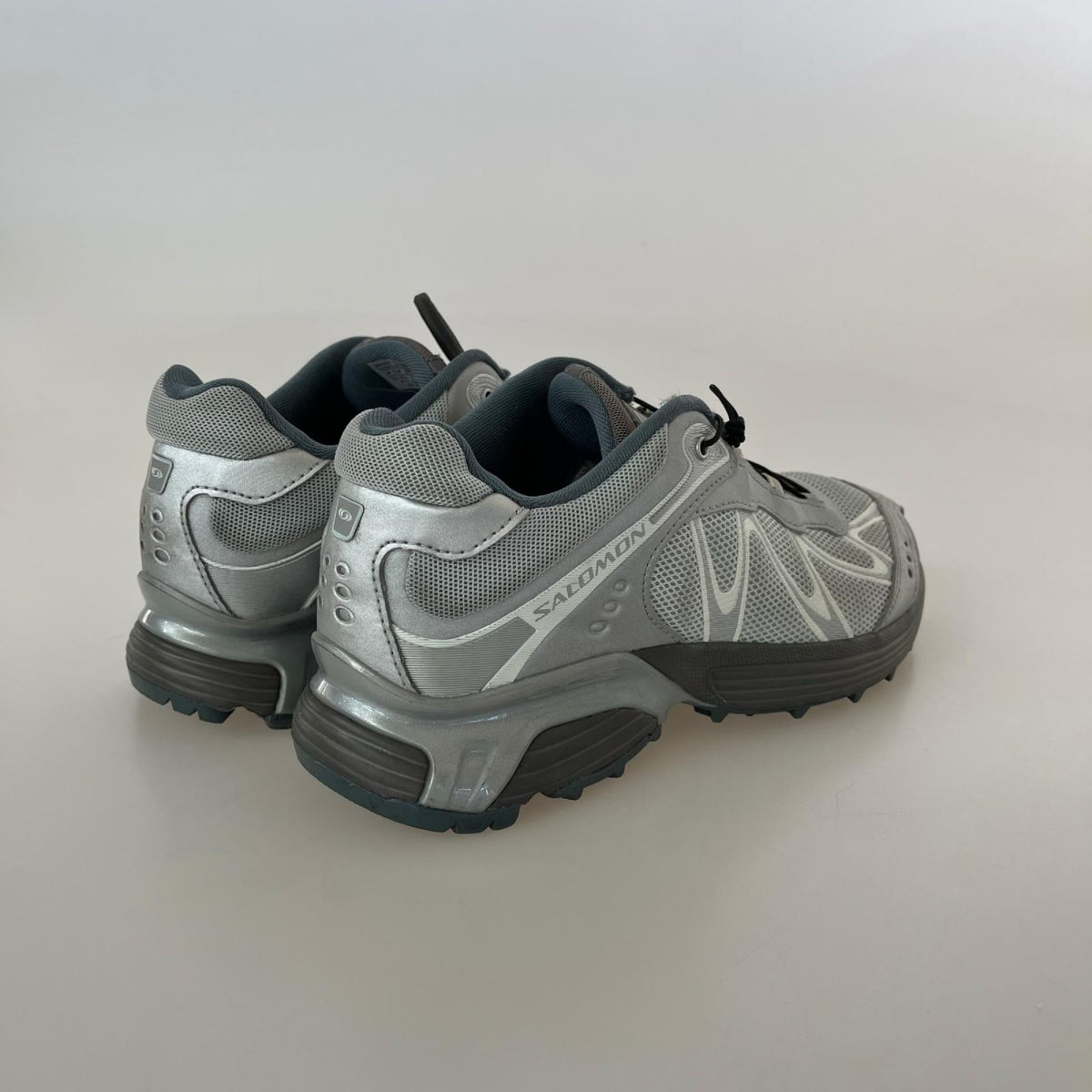 スニーカー XT-WHISPER(24.0) 24cm (US6 UK5 1/2 EU38) グレー