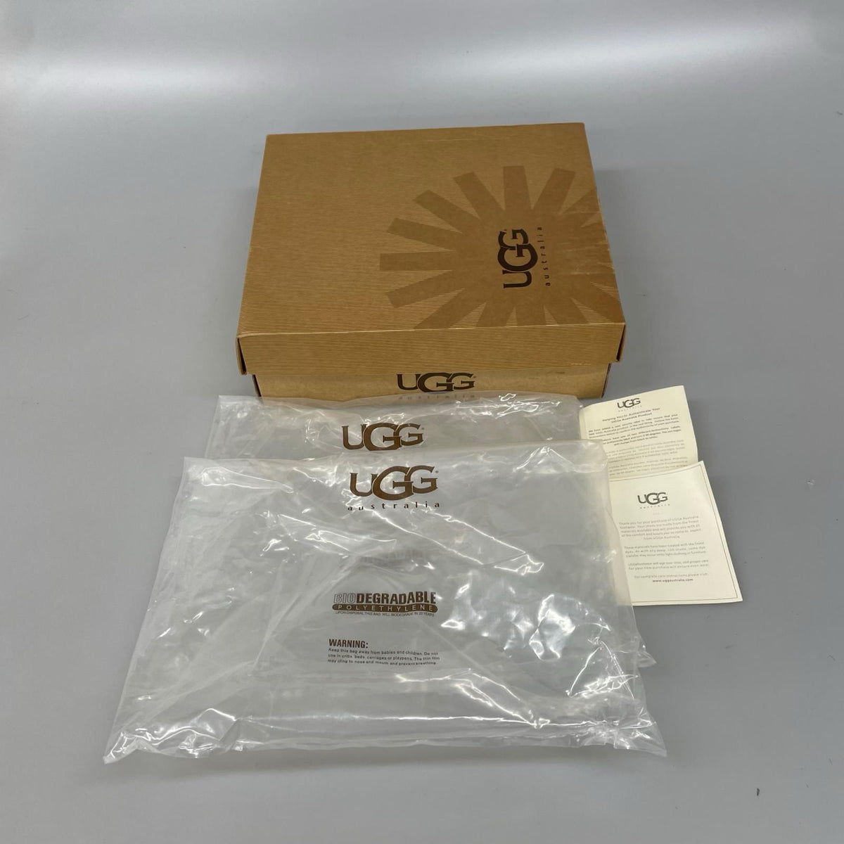 ブーツ UGG W CLASSIC SHORT 5825 W 25cm (US7 UK6 1/2 EU40) グレー