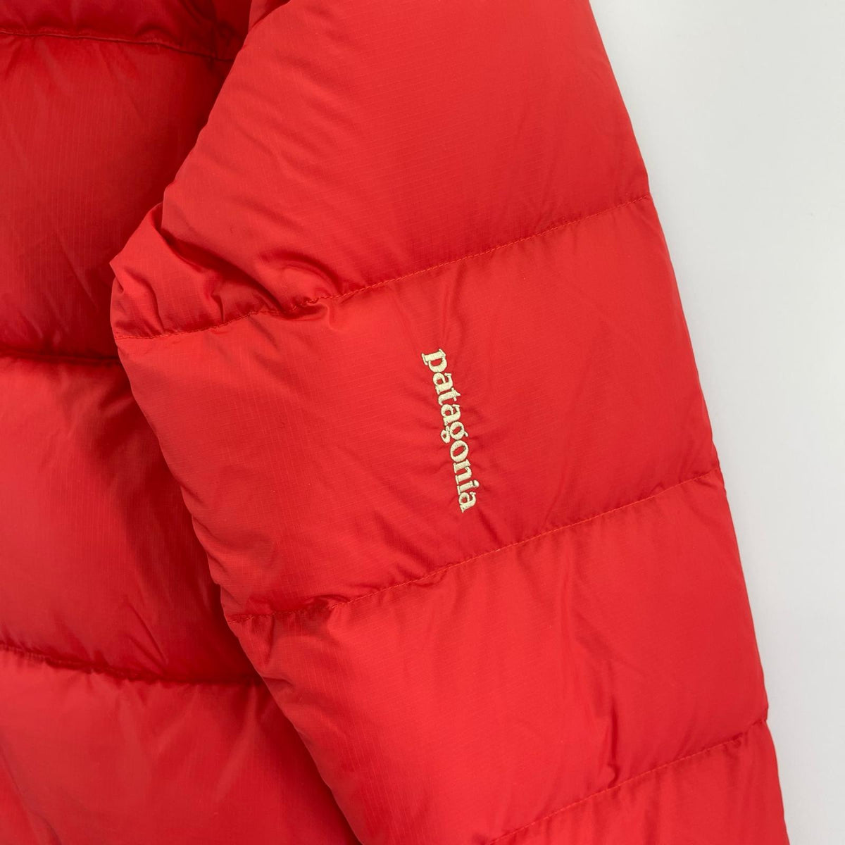 ダウンジャケット Rubicon Down Jacket S レッド