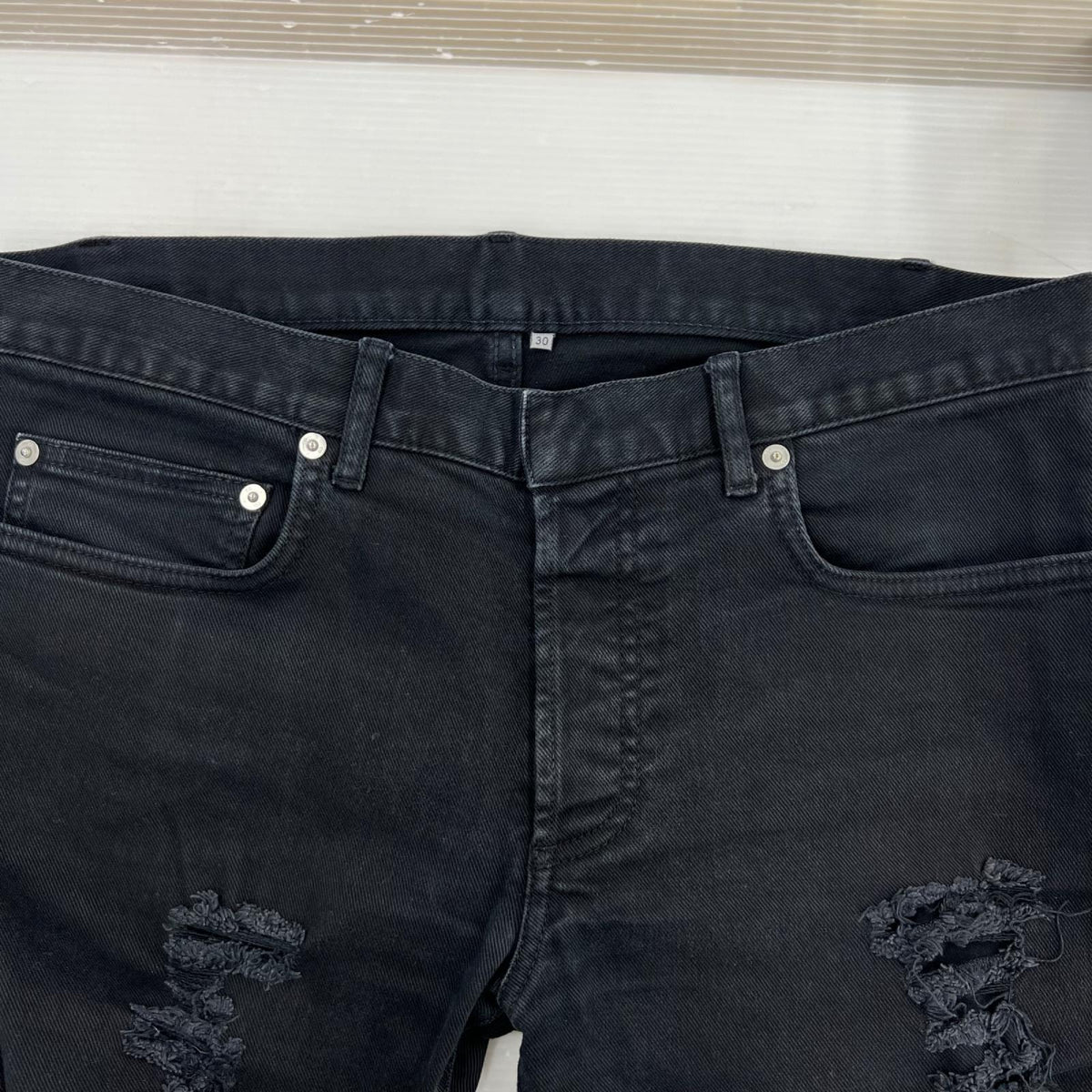 デニムパンツ 16aw クリス期 デストロイ加工 デニムパンツ BLK 30 W33 30 ブラック
