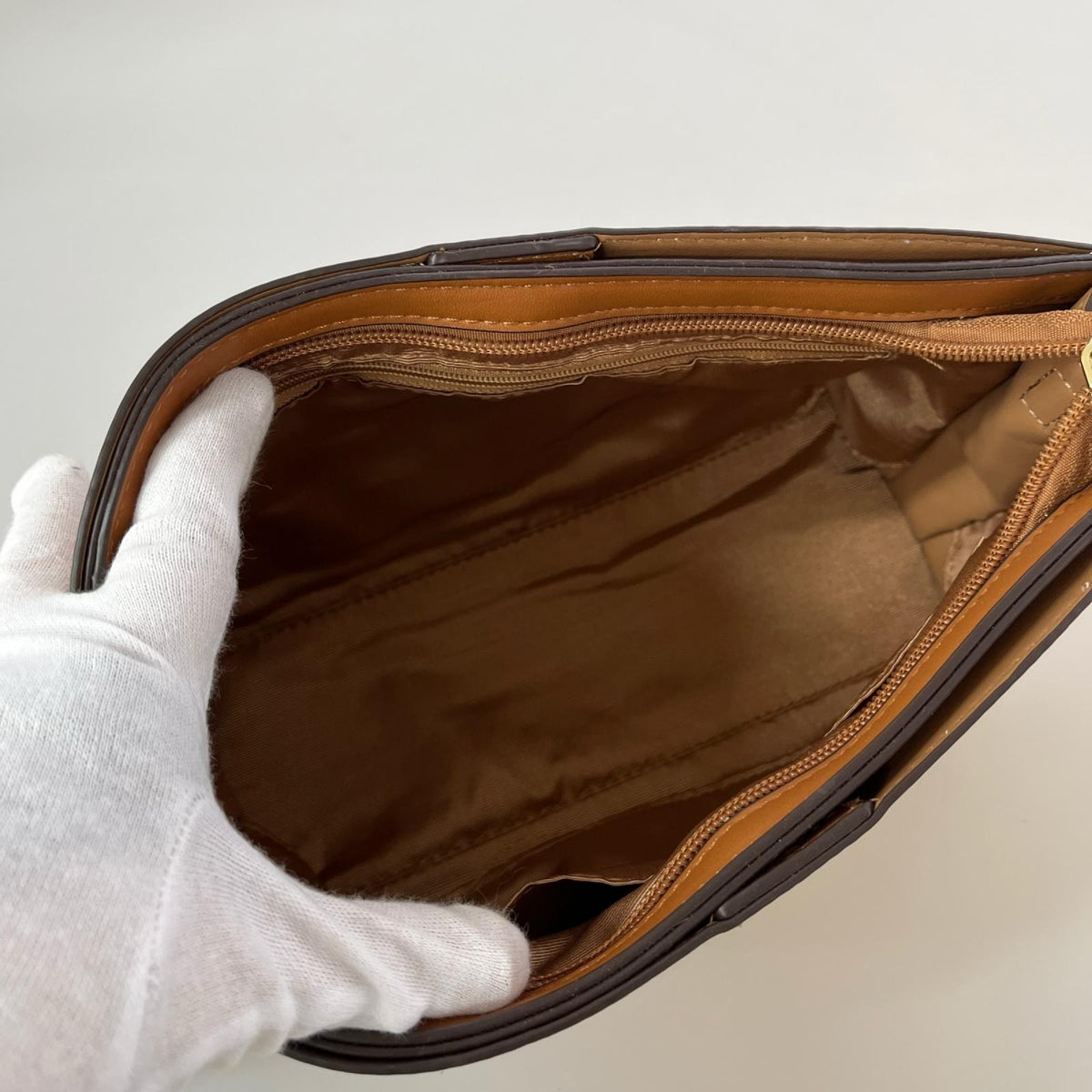 ショルダーバッグ SMOOTH MINI POCHETTE ブラウン