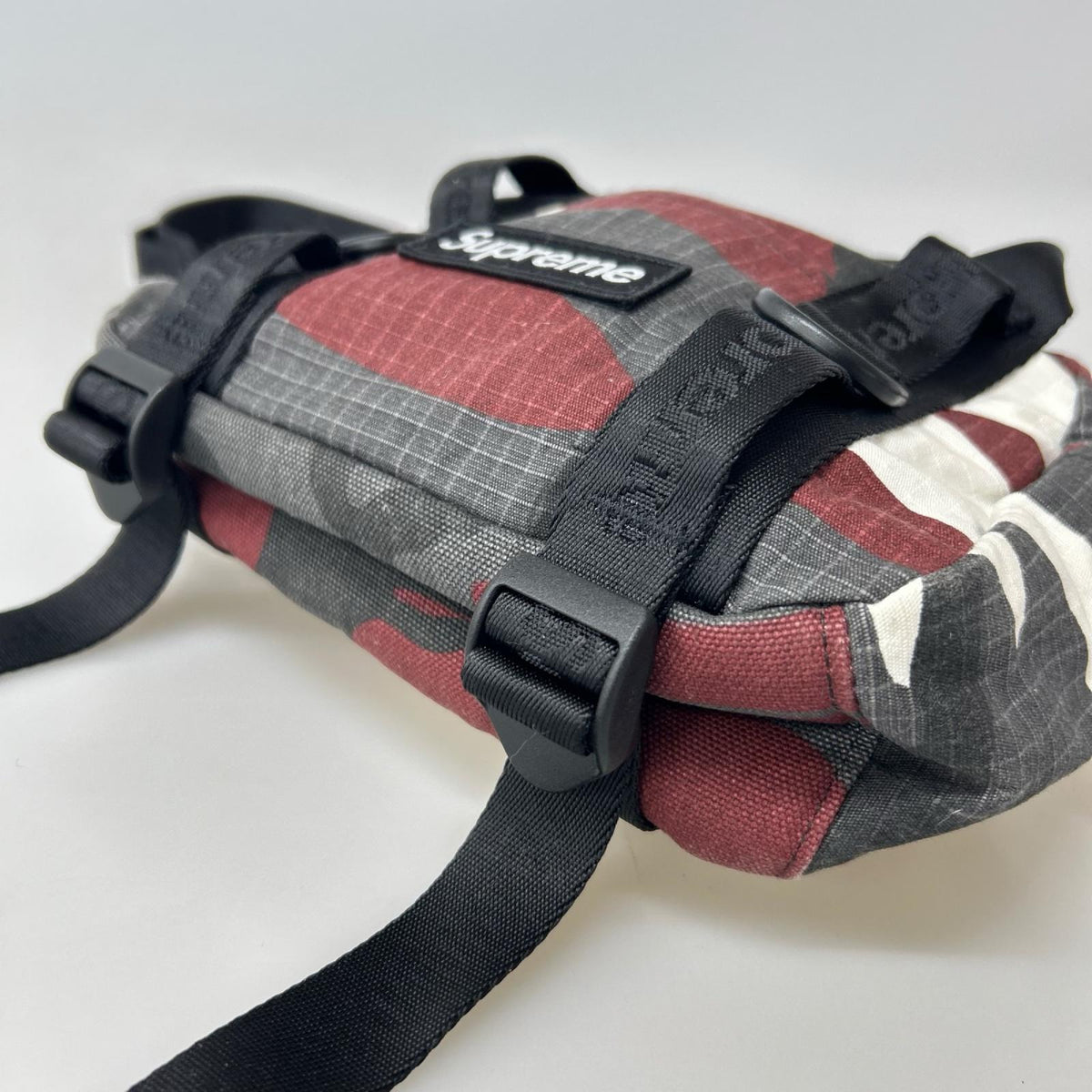 ショルダーバッグ Supreme 26SS Supreme Mini Duffle Bag Red Camo マルチカラー